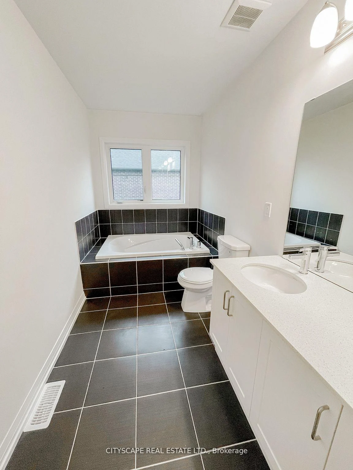 Photo 20 of 54 Holtby Court, Scugog, Port Perry — HOMEH