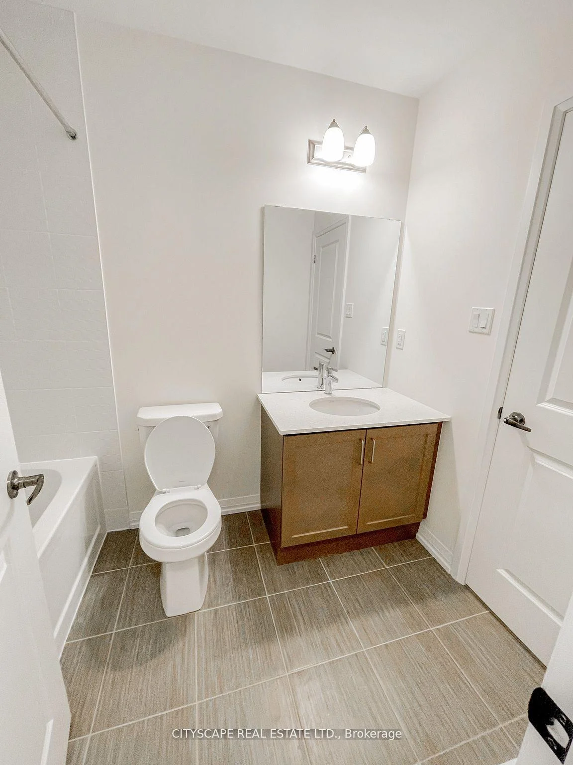 Photo 21 of 54 Holtby Court, Scugog, Port Perry — HOMEH