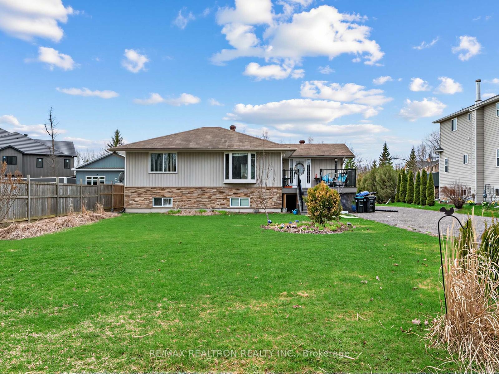 Front of Unit Main, 3794 30TH Side Road
