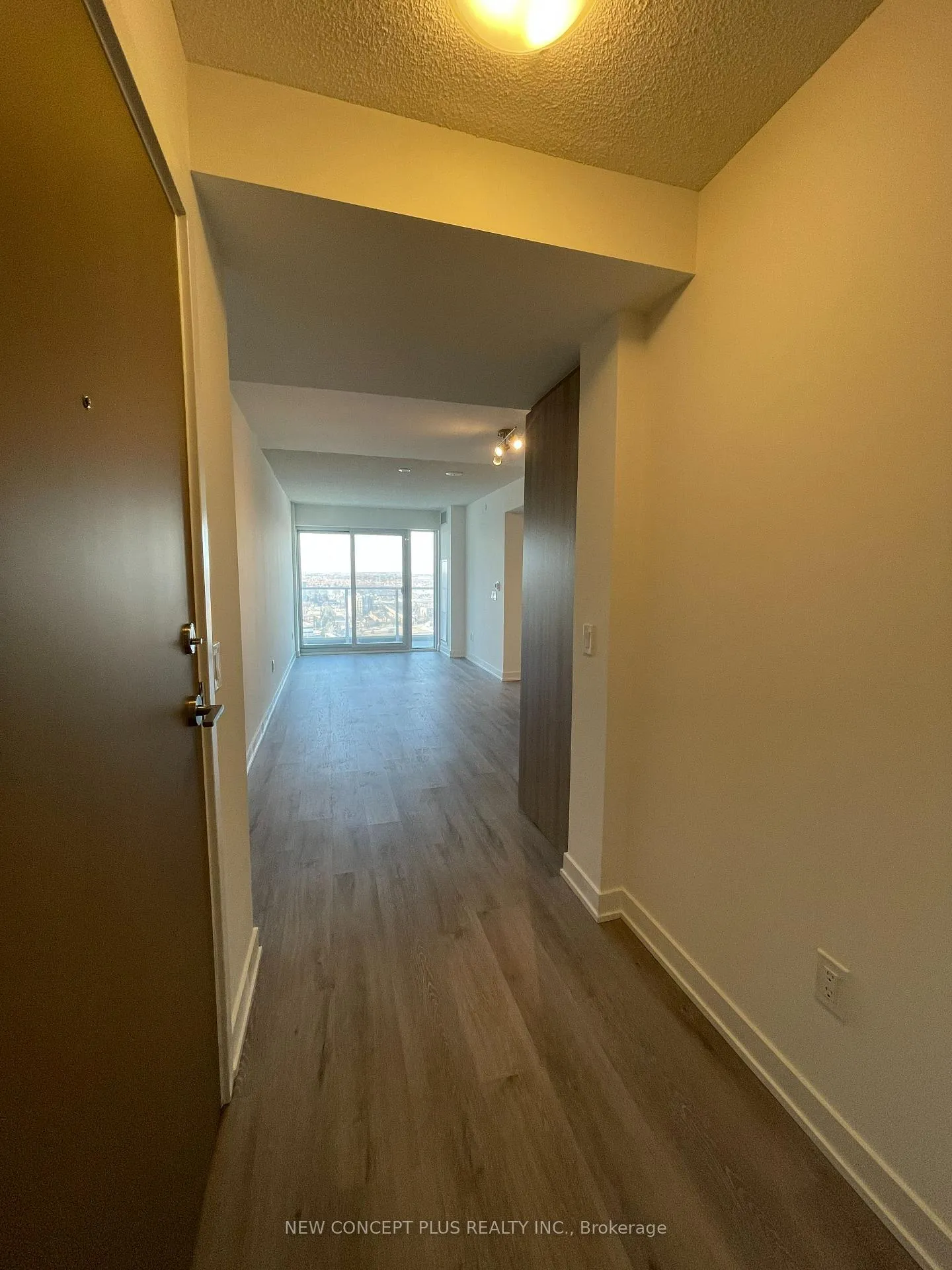 Photo 3 of Unit 2102, 1010 Sandy Beach Road, Pickering, Bay Ridges — HOMEH