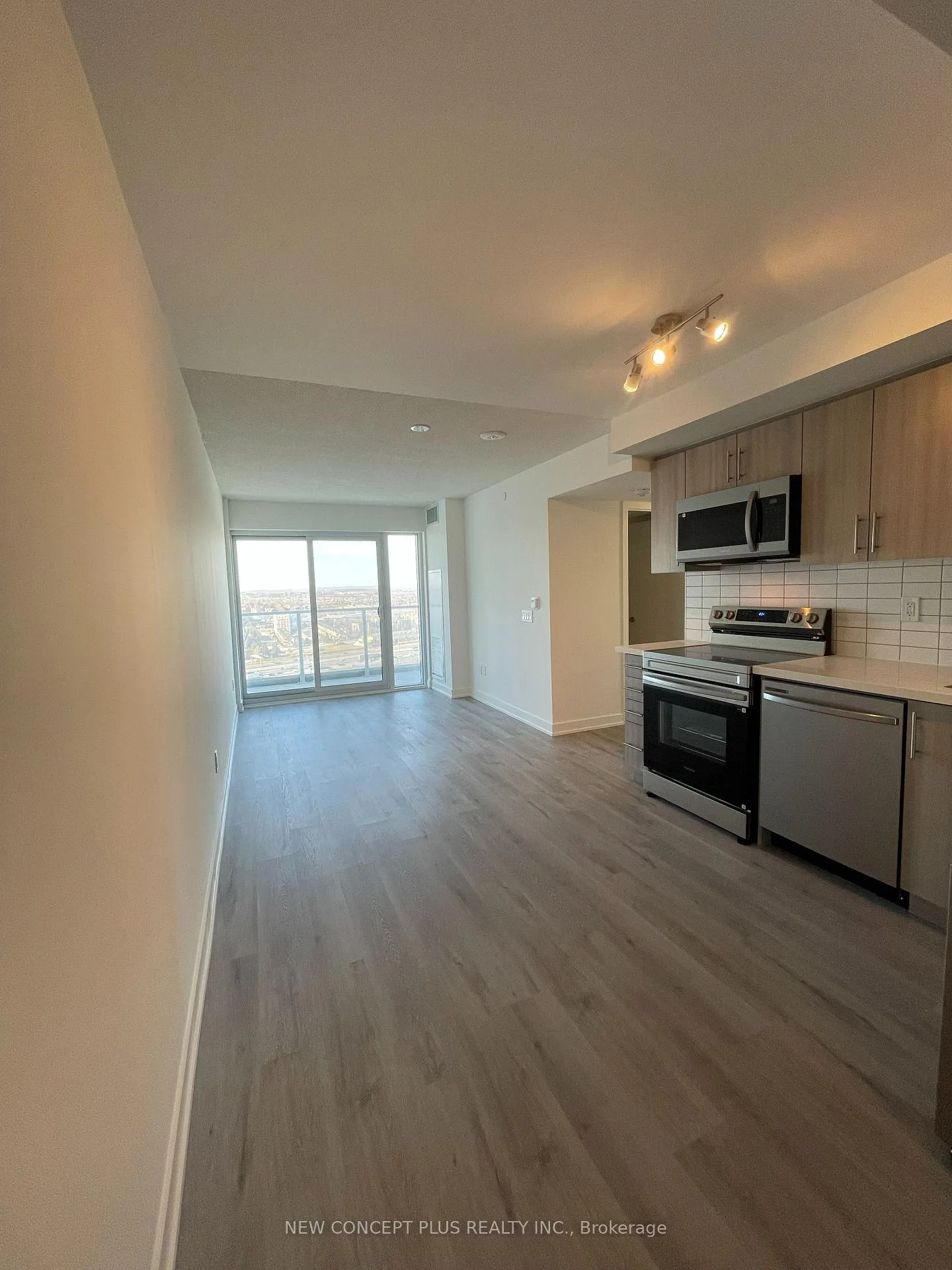Photo 7 of Unit 2102, 1010 Sandy Beach Road, Pickering, Bay Ridges — HOMEH