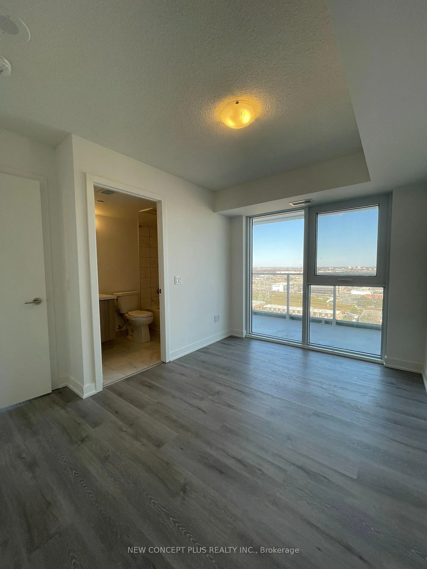 Photo 10 of Unit 2102, 1010 Sandy Beach Road, Pickering, Bay Ridges — HOMEH