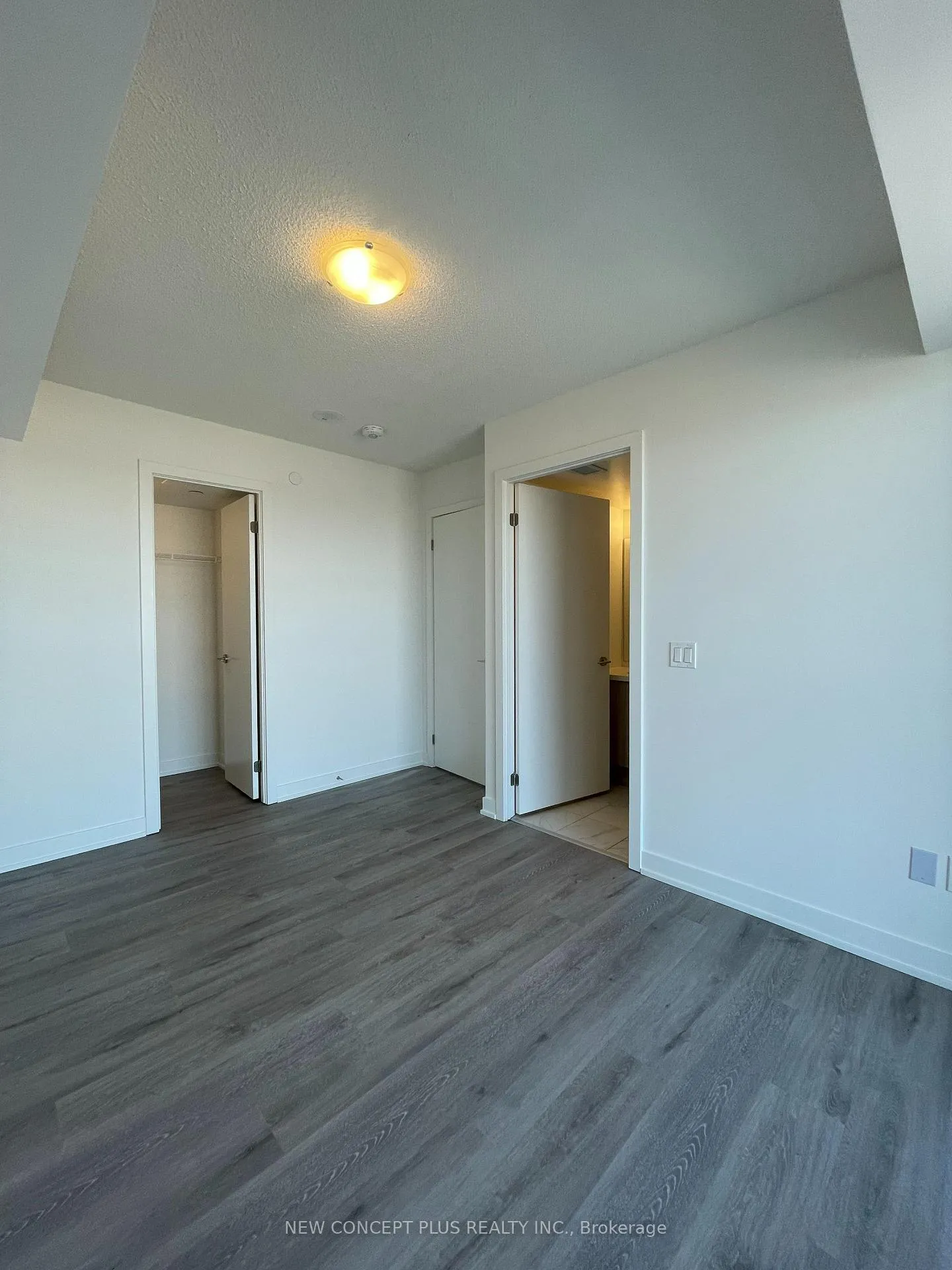 Photo 11 of Unit 2102, 1010 Sandy Beach Road, Pickering, Bay Ridges — HOMEH