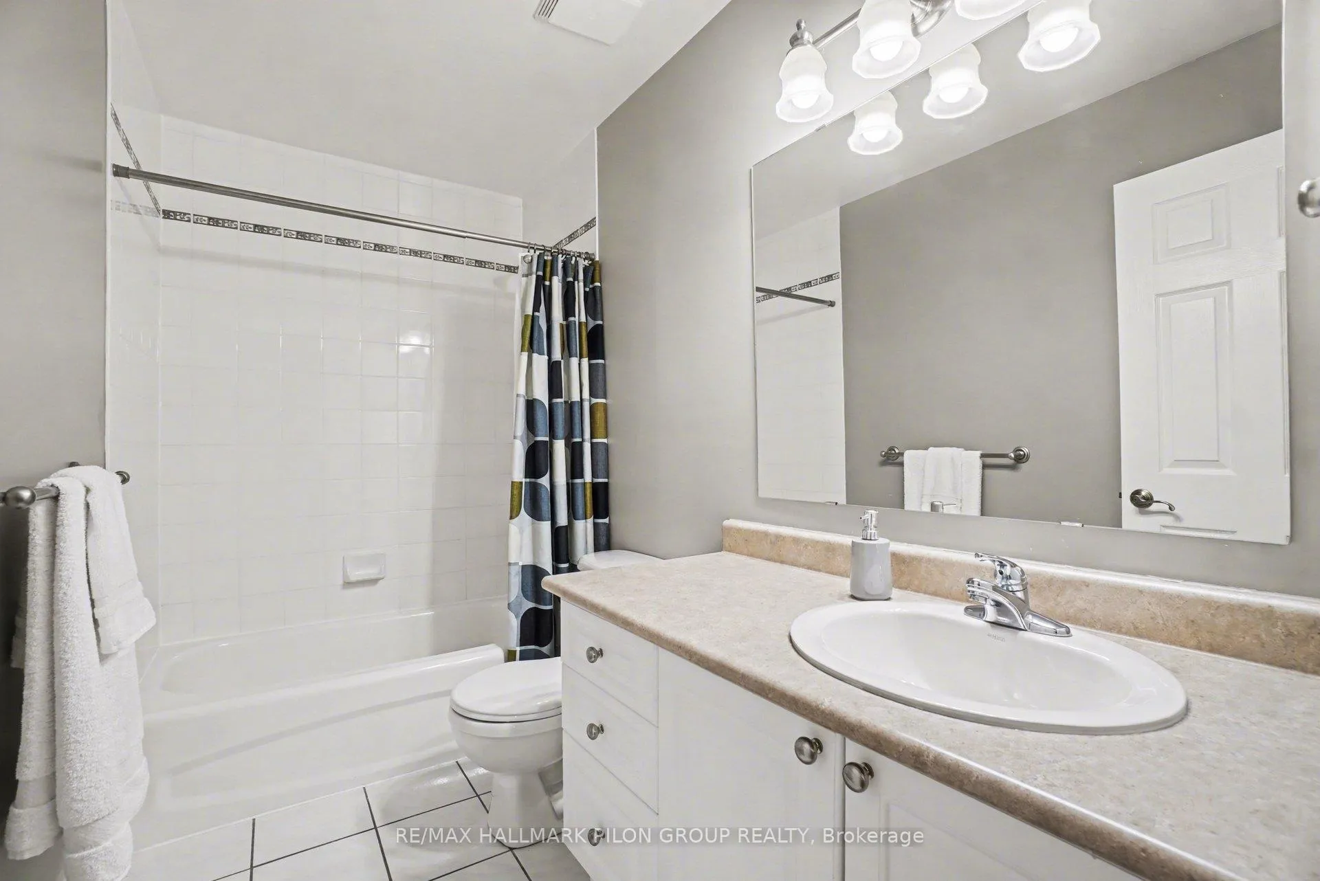 Photo 18 of 139 Borealis Crescent, Ottawa, Carson Meadows — HOMEH