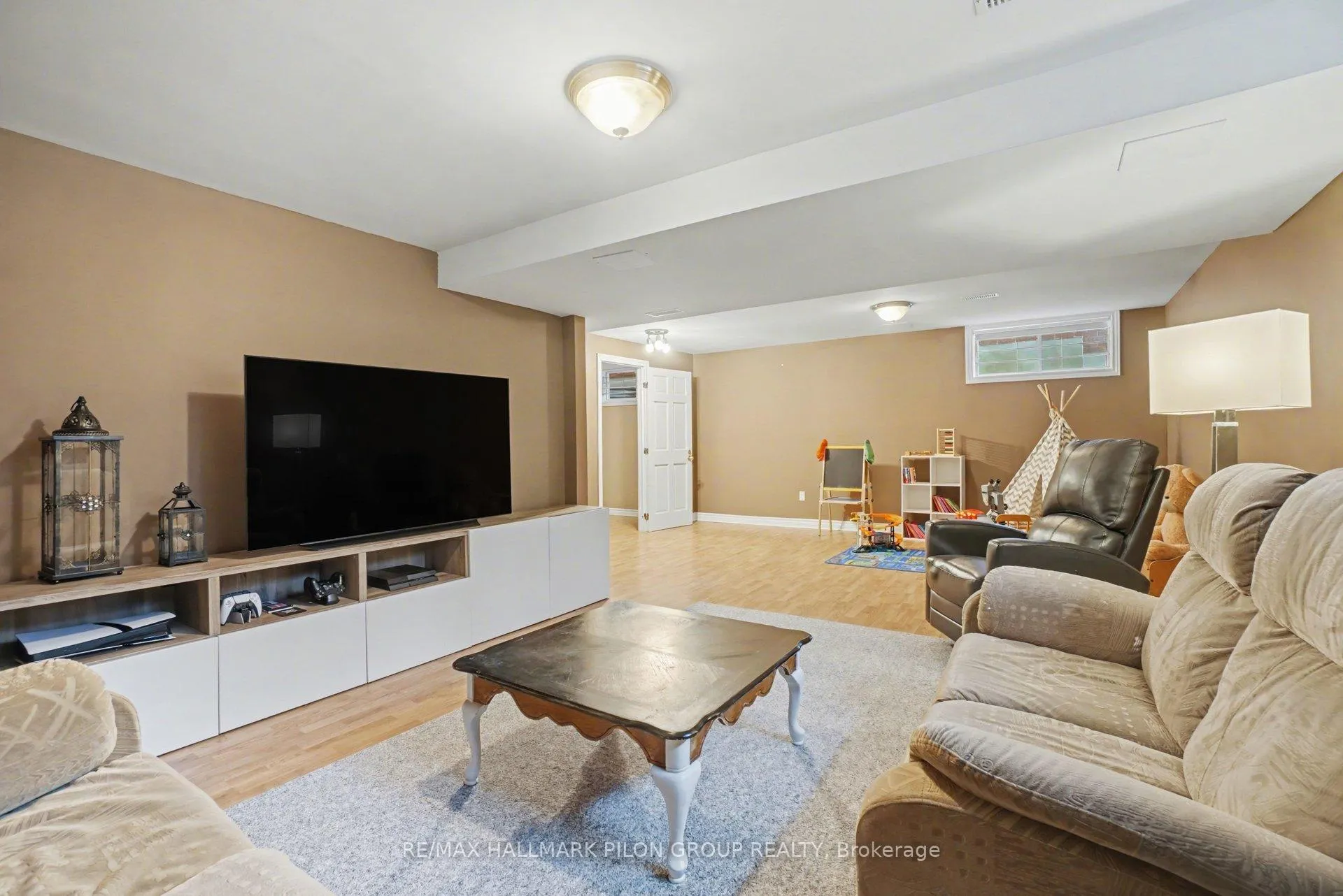Photo 21 of 139 Borealis Crescent, Ottawa, Carson Meadows — HOMEH