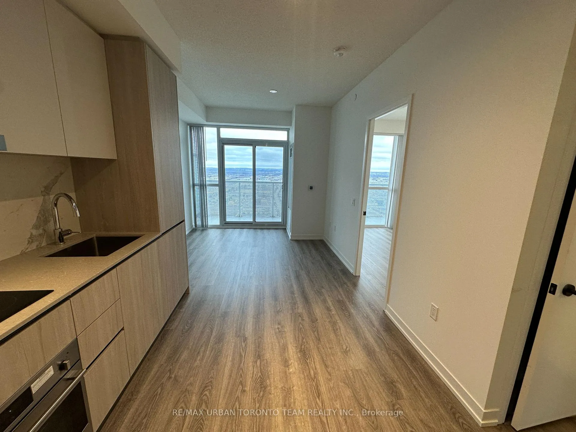 Photo 3 of Unit 5305, 8 Interchange Way, Vaughan, Vaughan Corporate Centre — HOMEH