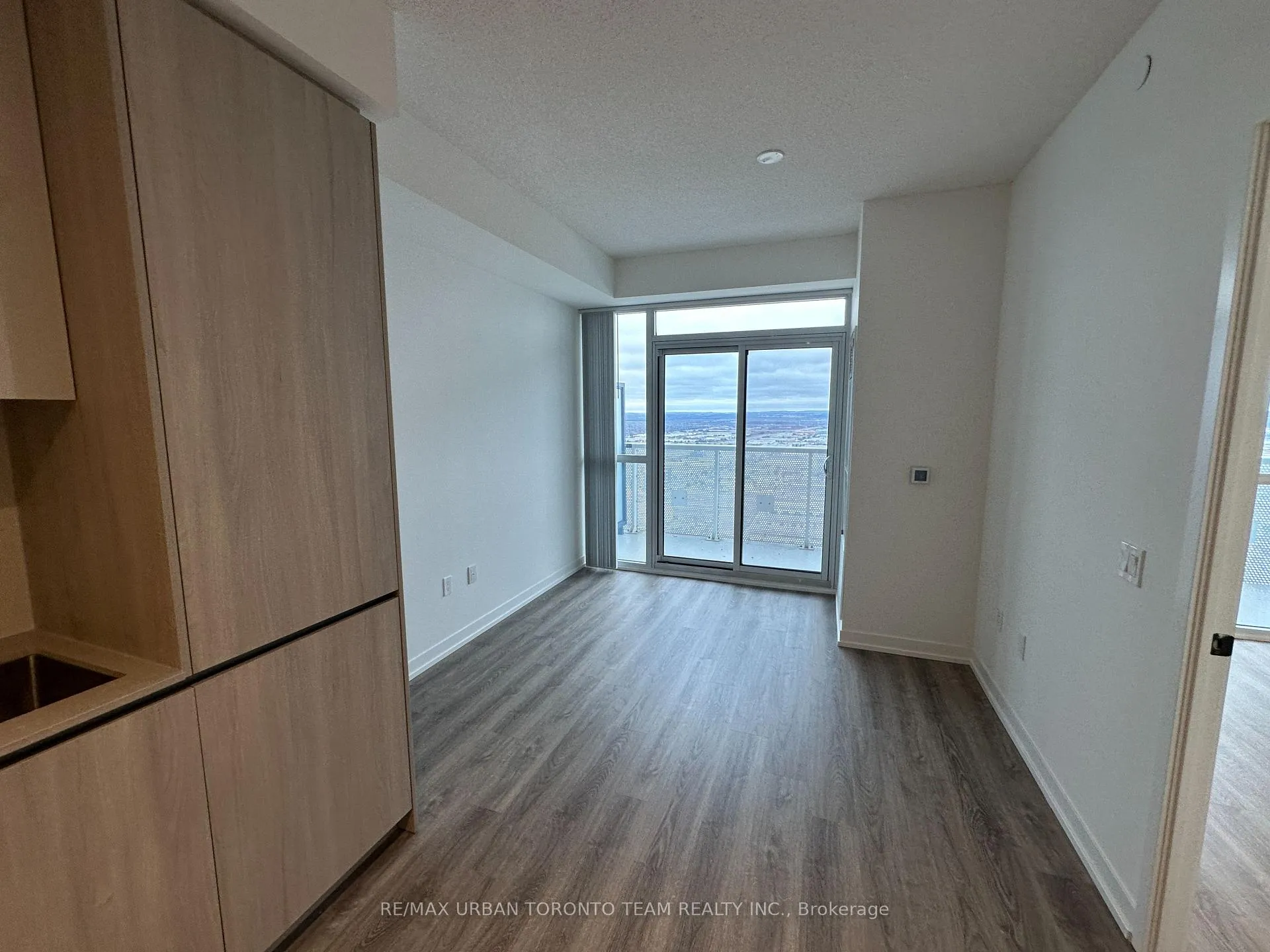 Photo 5 of Unit 5305, 8 Interchange Way, Vaughan, Vaughan Corporate Centre — HOMEH