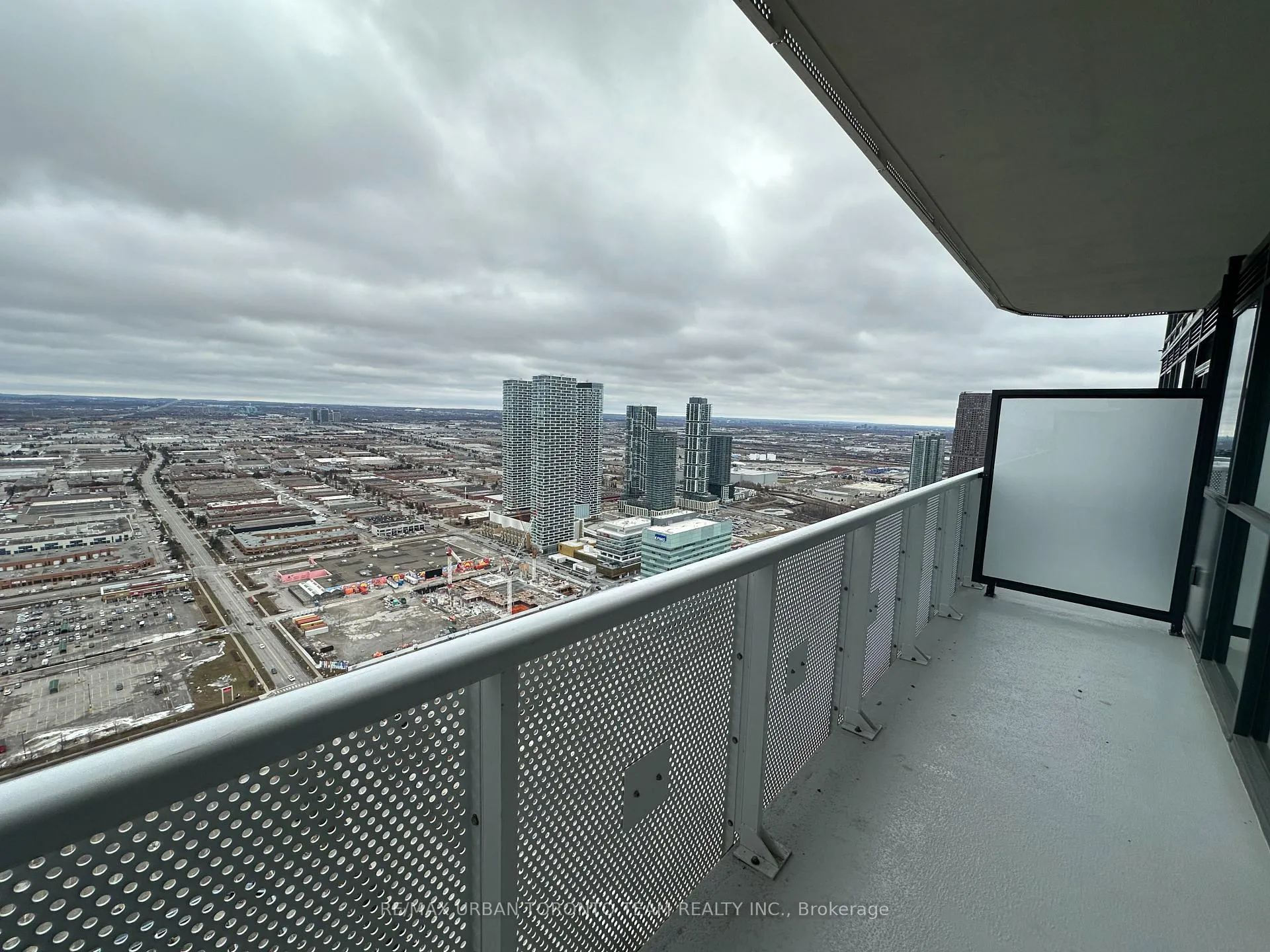 Photo 10 of Unit 5305, 8 Interchange Way, Vaughan, Vaughan Corporate Centre — HOMEH
