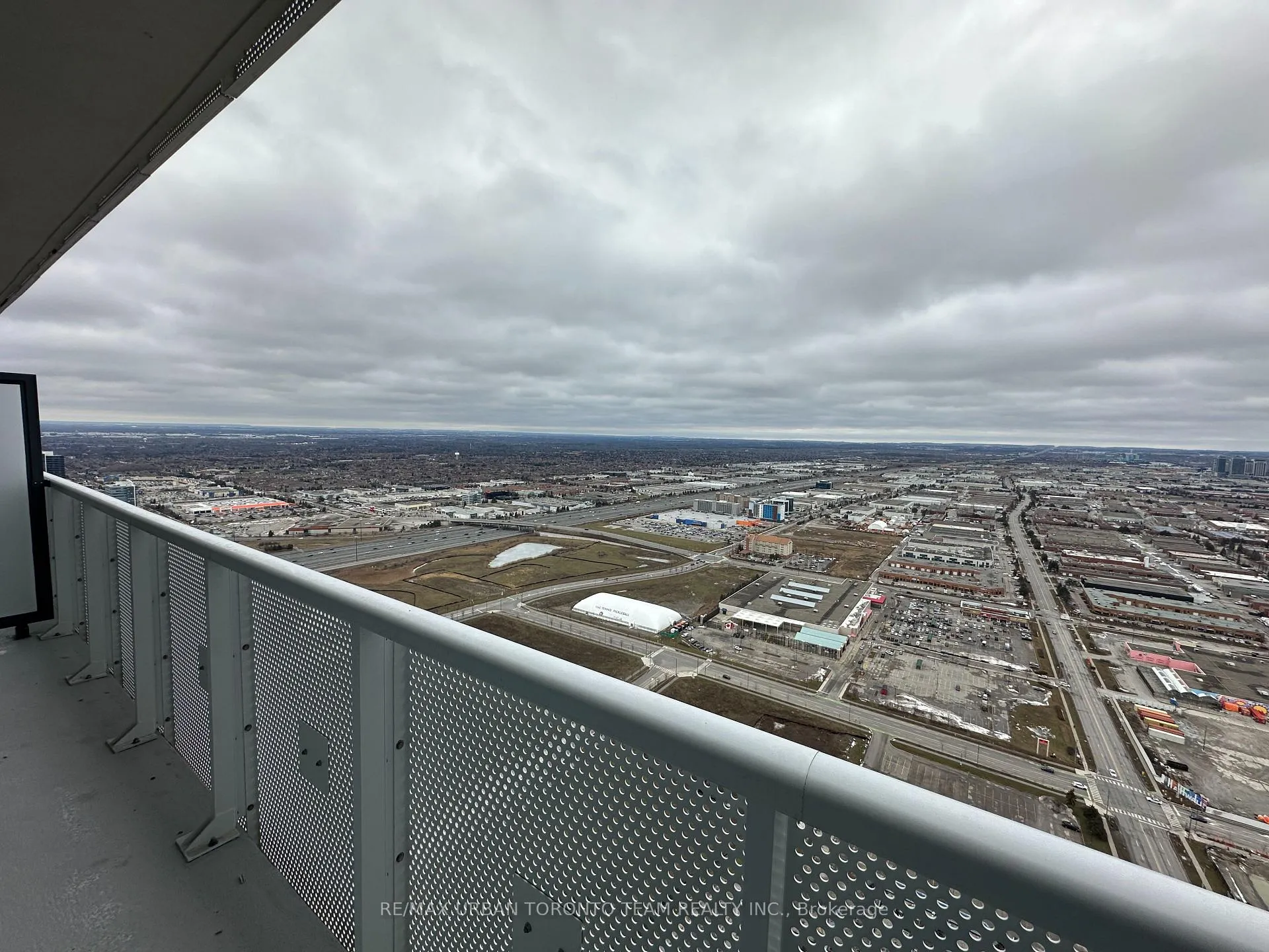 Photo 11 of Unit 5305, 8 Interchange Way, Vaughan, Vaughan Corporate Centre — HOMEH
