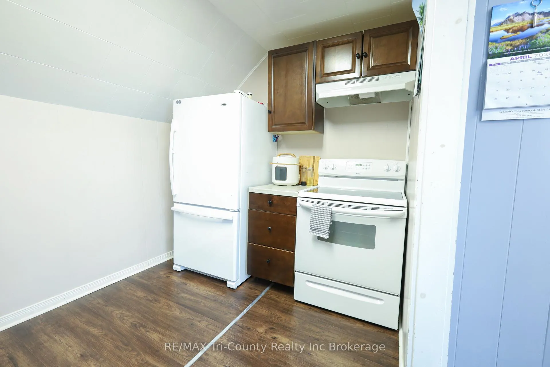 Photo 33 of 232 John Street S, Aylmer — HOMEH