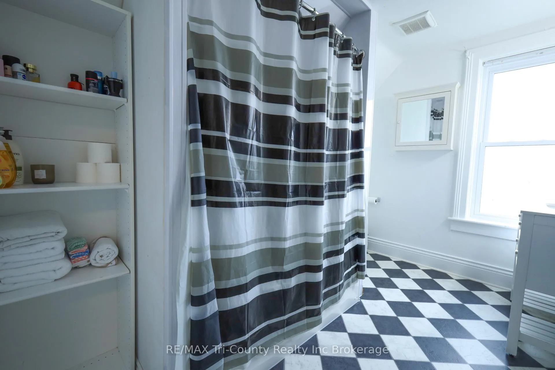 Photo 40 of 232 John Street S, Aylmer — HOMEH