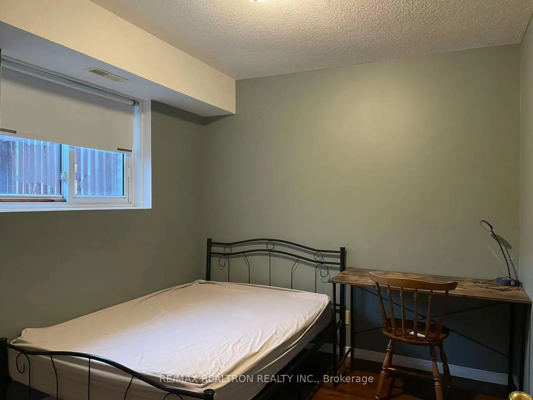 Front of Unit ROOM C, 31 Erbsville Court