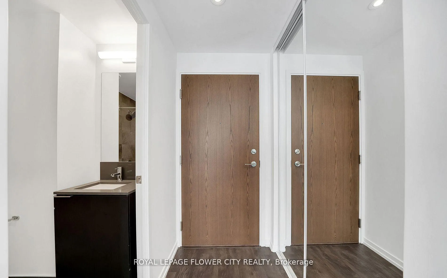 Photo 5 of Unit 4909, 1000 Portage Parkway, Vaughan, Vaughan Corporate Centre — HOMEH