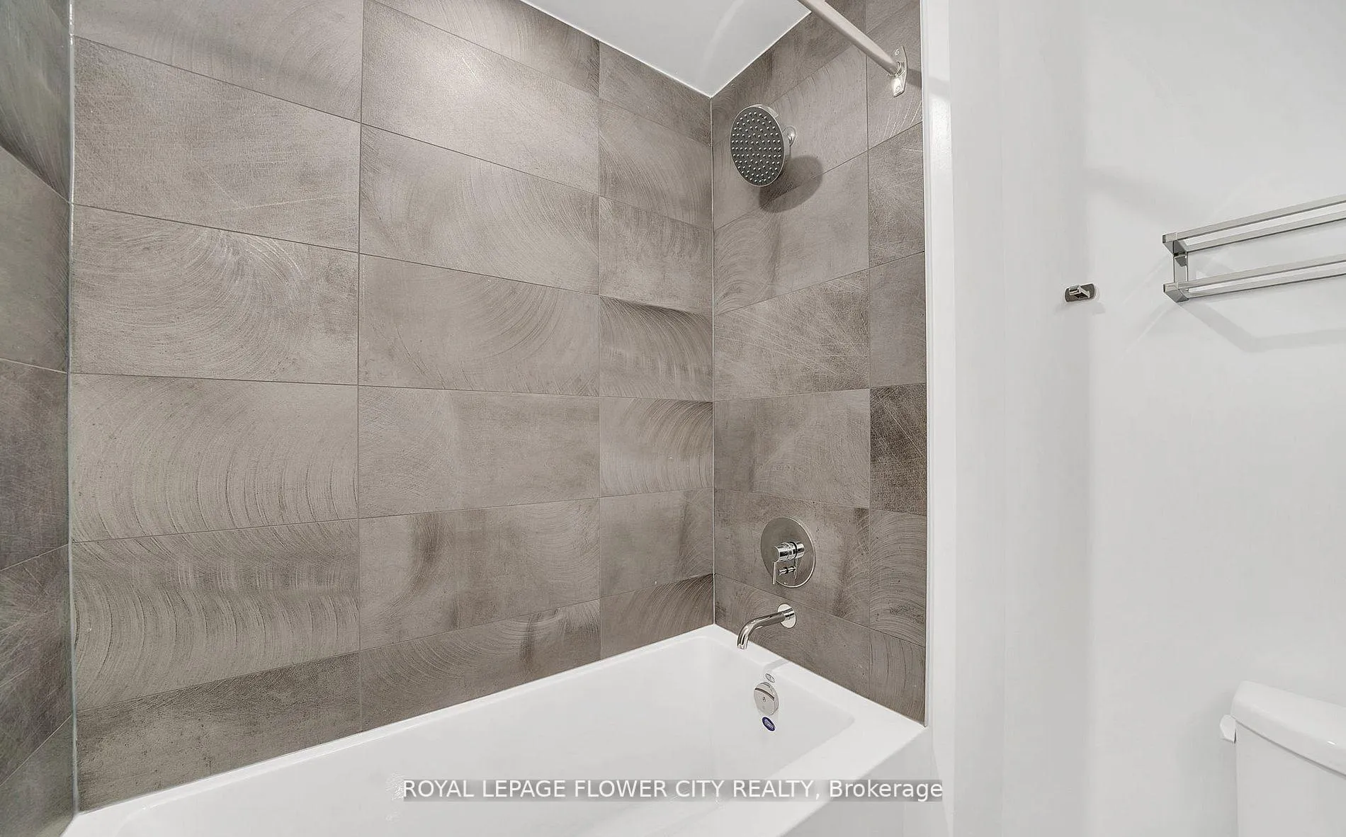 Photo 8 of Unit 4909, 1000 Portage Parkway, Vaughan, Vaughan Corporate Centre — HOMEH