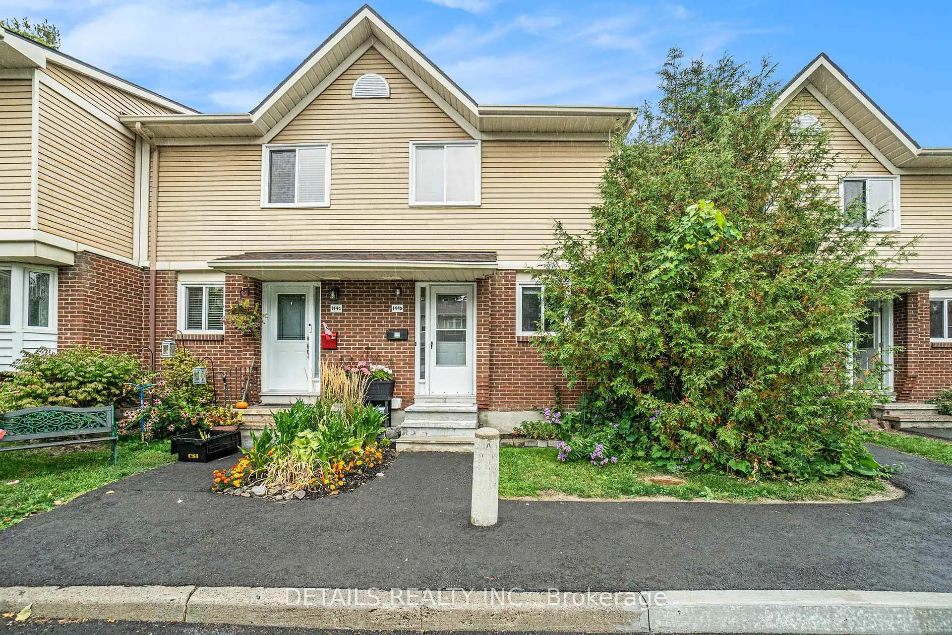 Front of 144D Valley Stream Drive