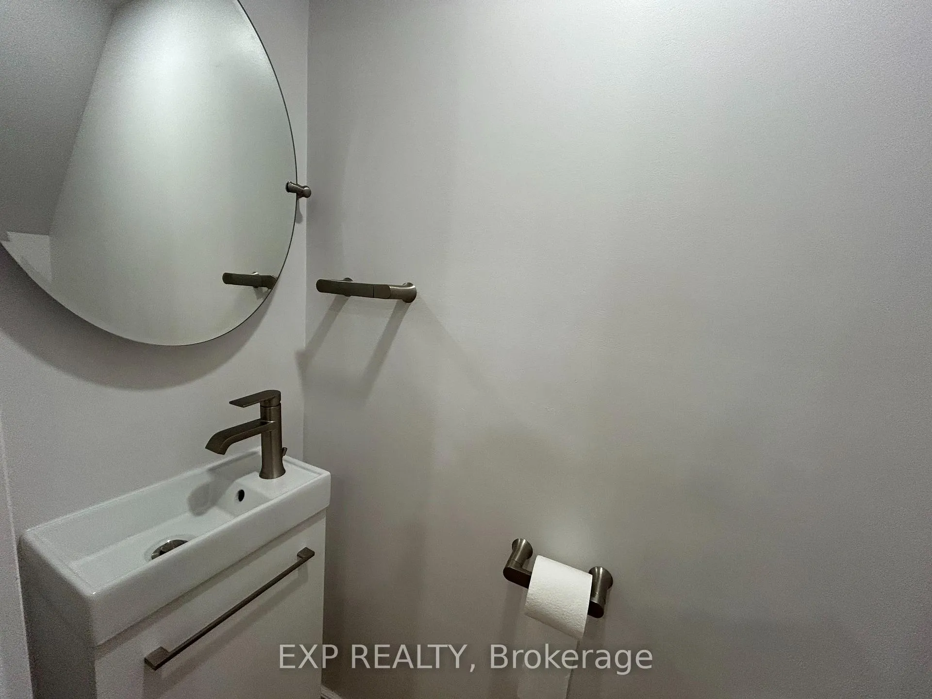 Photo 11 of 342 Eglinton Avenue E, Toronto, Mount Pleasant East — HOMEH