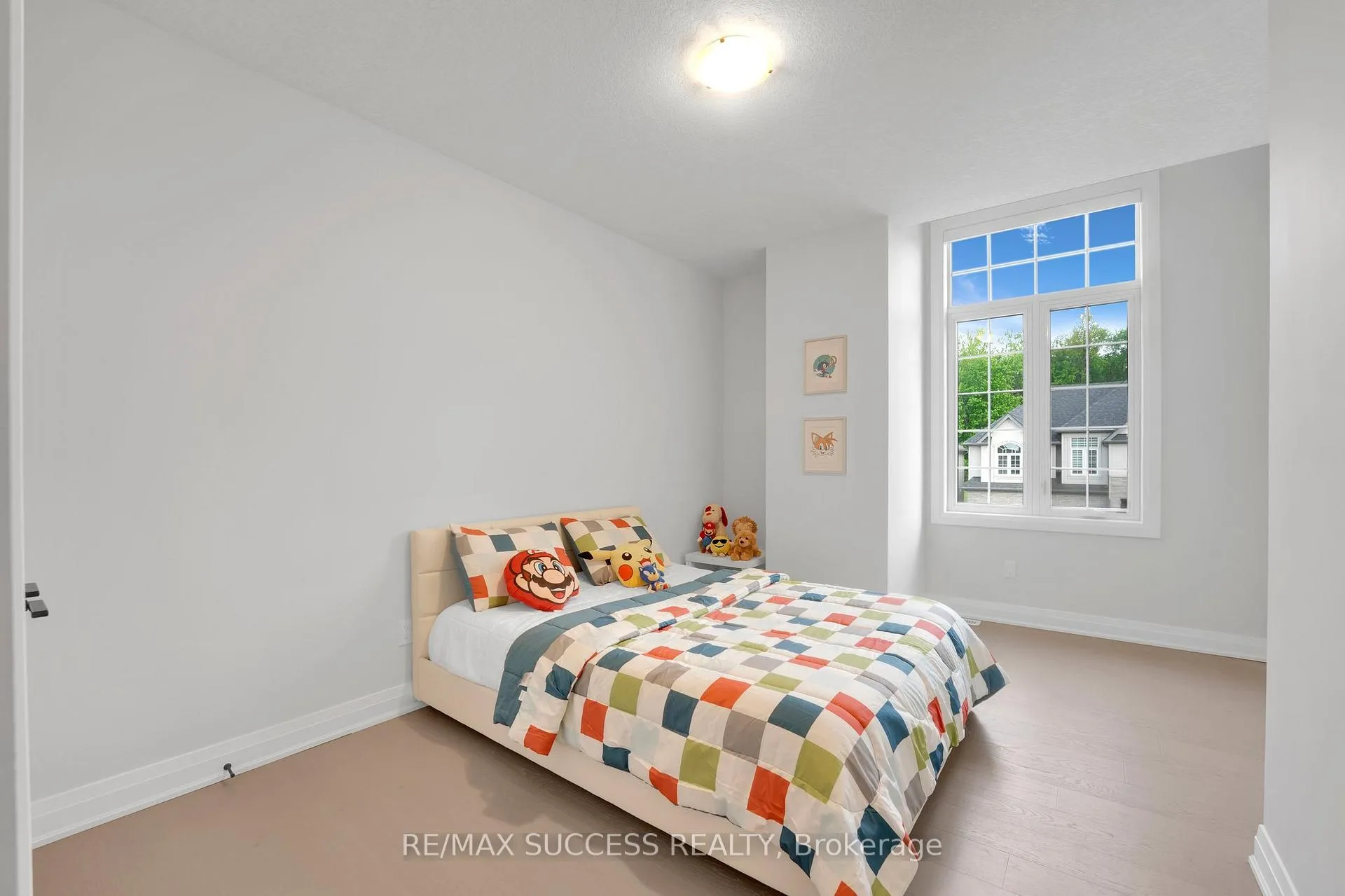 Photo 31 of 554 Bridgemill Crescent E, Kitchener, Grand River South — HOMEH