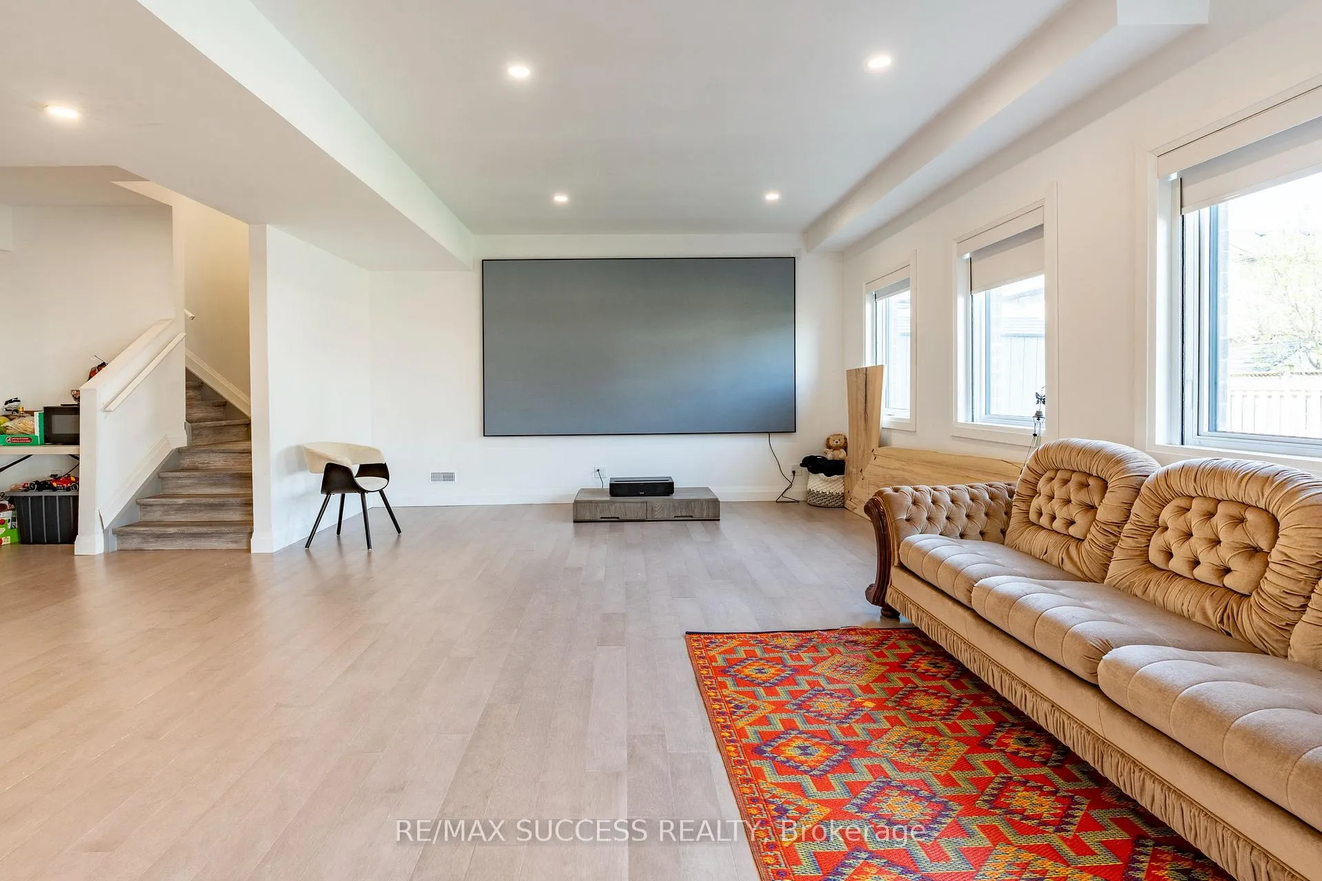 Photo 39 of 554 Bridgemill Crescent E, Kitchener, Grand River South — HOMEH