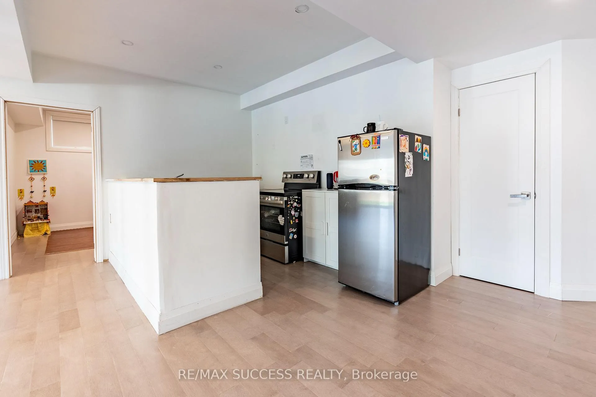 Photo 42 of 554 Bridgemill Crescent E, Kitchener, Grand River South — HOMEH