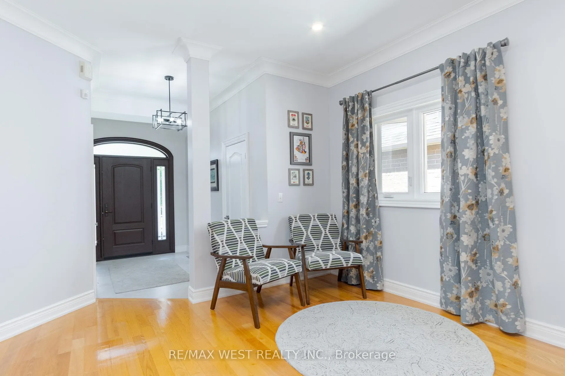 Photo 3 of 84 Castelli Court, Caledon, Bolton North — HOMEH