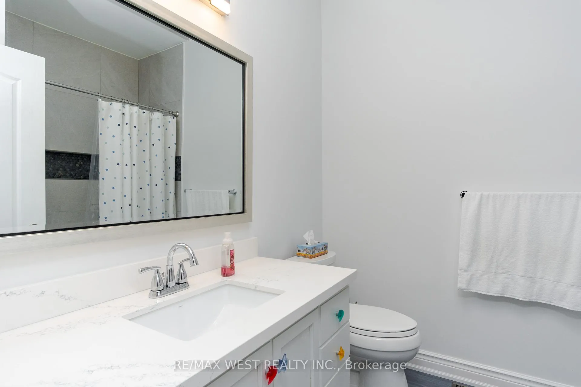 Photo 12 of 84 Castelli Court, Caledon, Bolton North — HOMEH