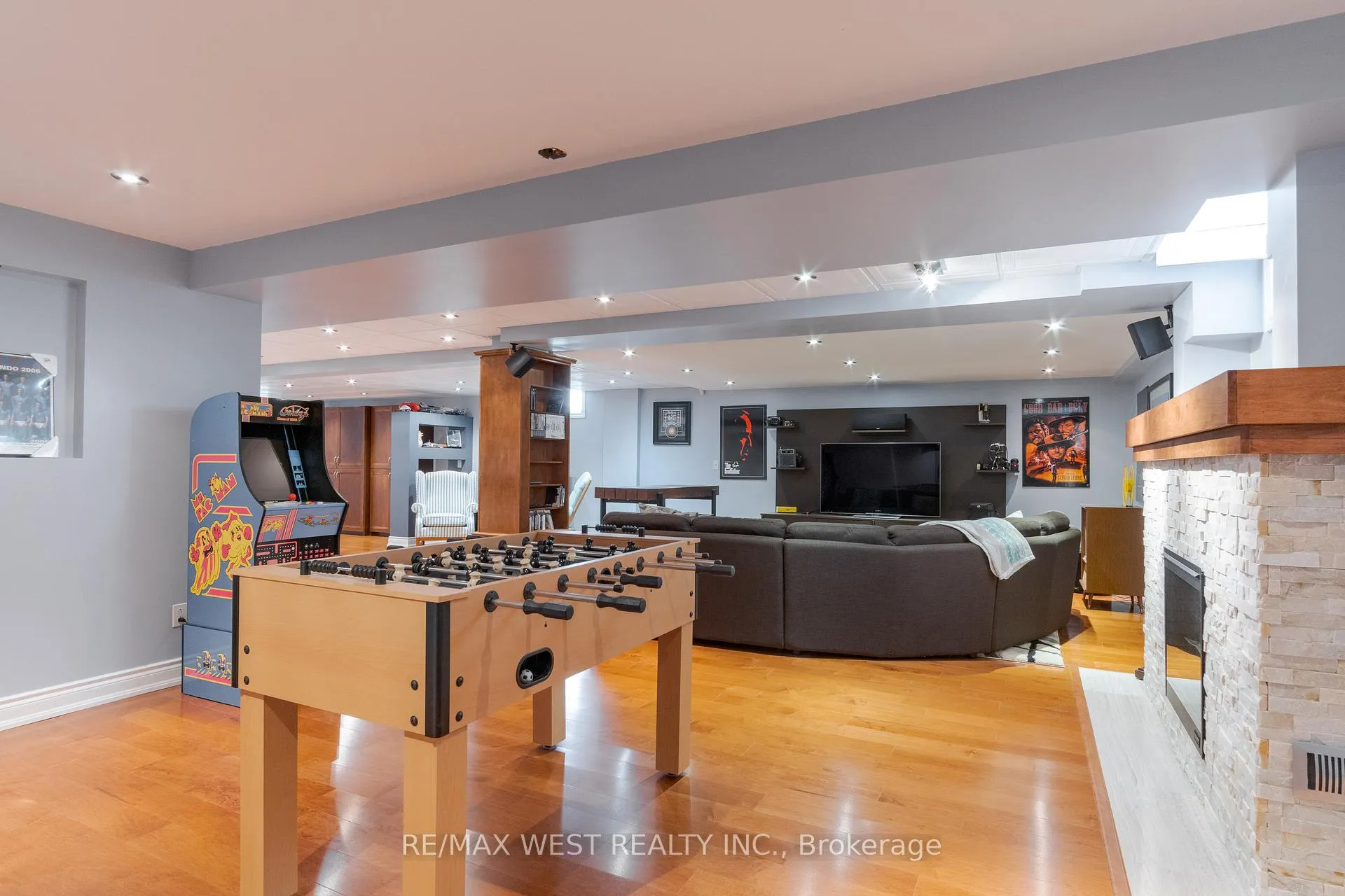 Photo 16 of 84 Castelli Court, Caledon, Bolton North — HOMEH