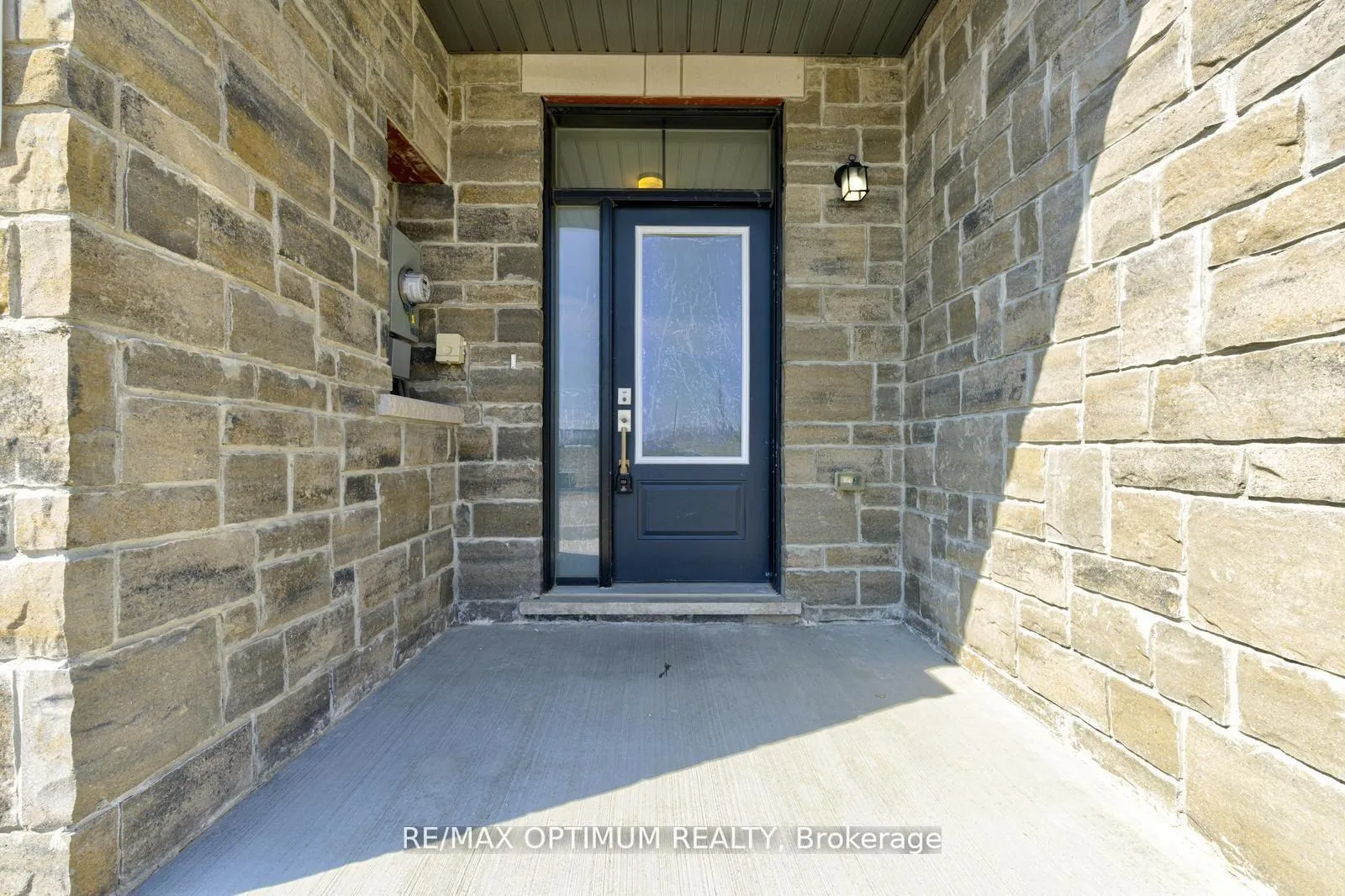 Photo 4 of 137 Fenchurch Manor, Barrie, Painswick South — HOMEH