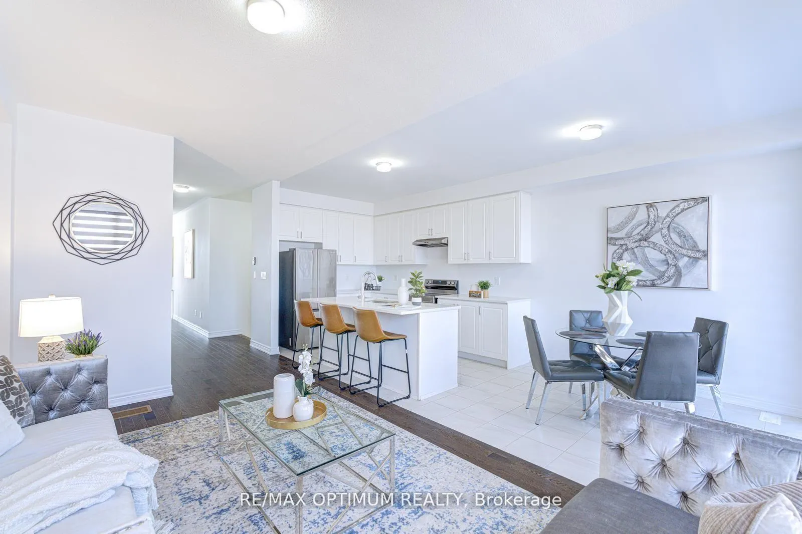 Photo 11 of 137 Fenchurch Manor, Barrie, Painswick South — HOMEH