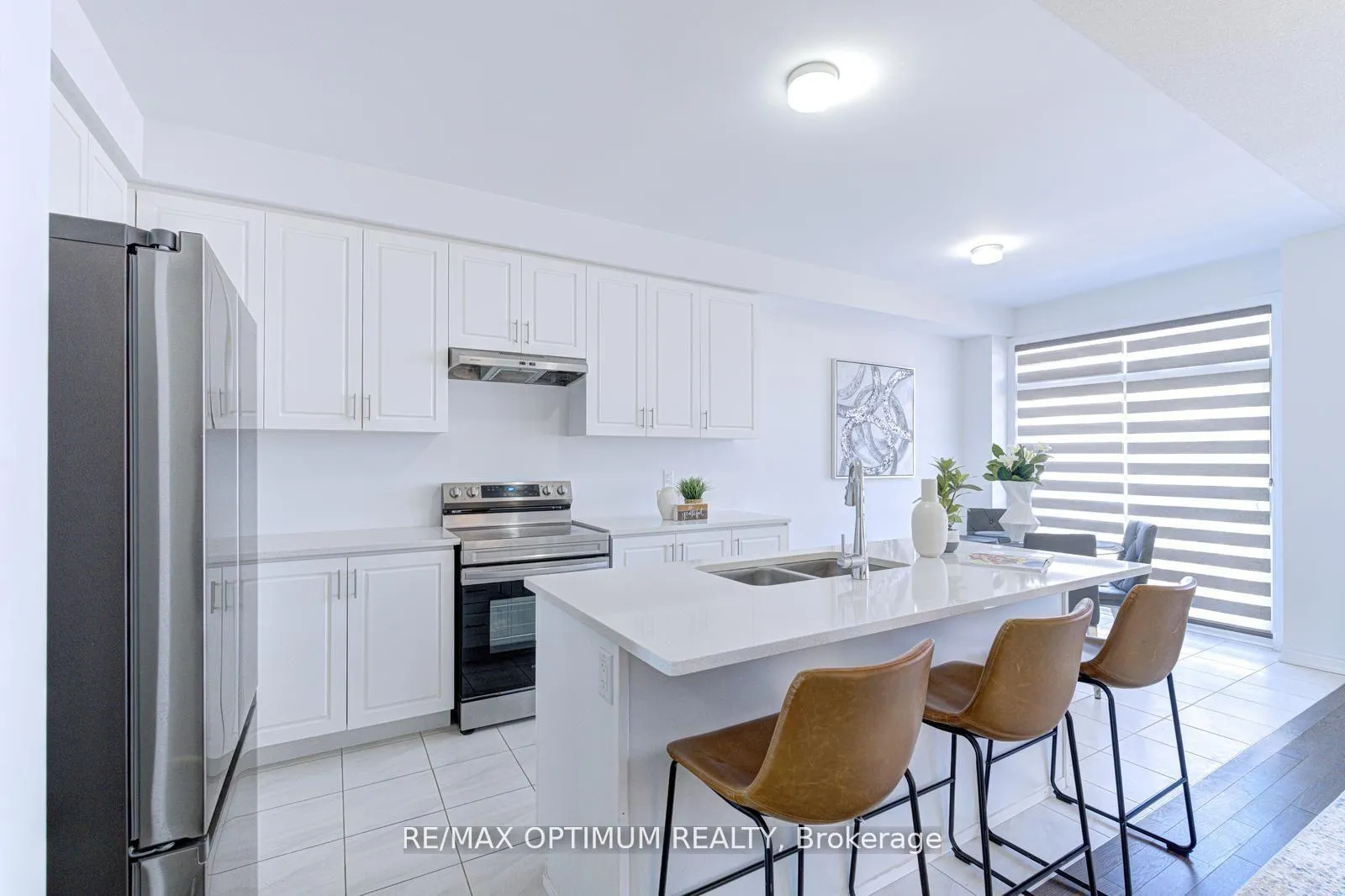 Photo 14 of 137 Fenchurch Manor, Barrie, Painswick South — HOMEH