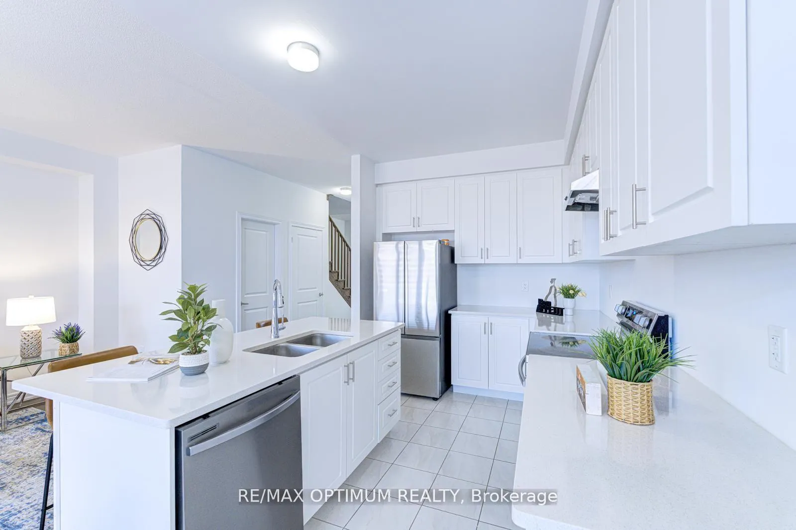 Photo 17 of 137 Fenchurch Manor, Barrie, Painswick South — HOMEH