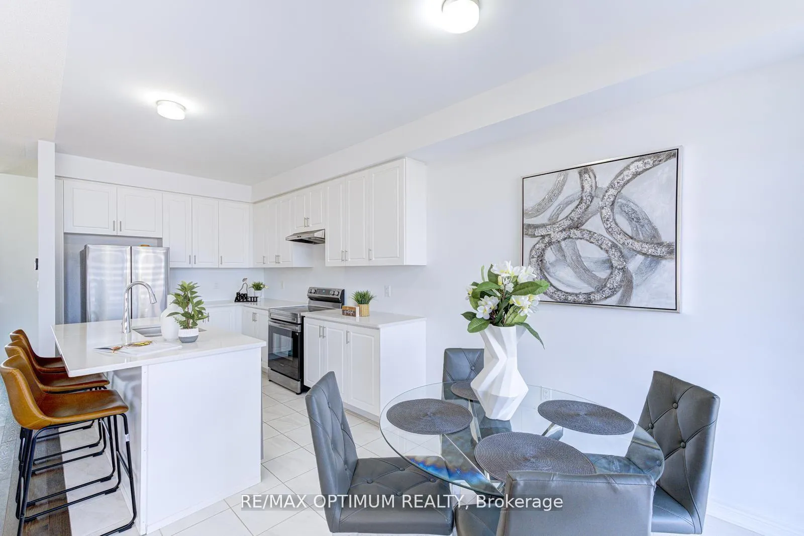 Photo 20 of 137 Fenchurch Manor, Barrie, Painswick South — HOMEH