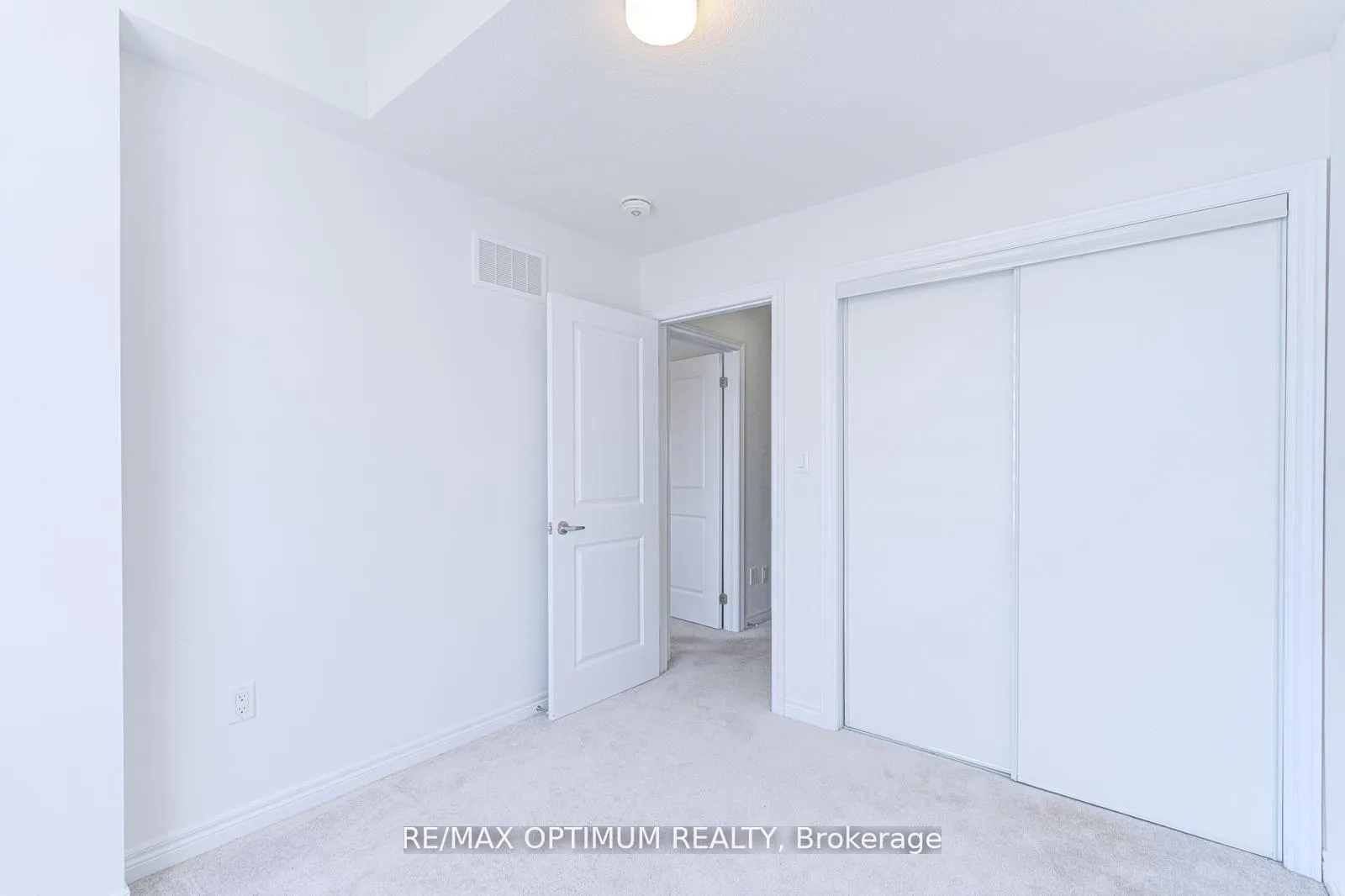 Photo 29 of 137 Fenchurch Manor, Barrie, Painswick South — HOMEH