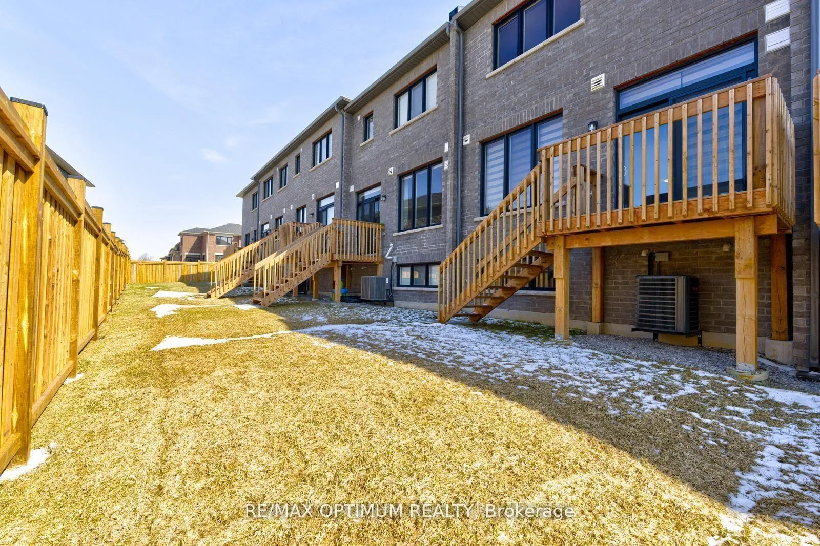 Photo 36 of 137 Fenchurch Manor, Barrie, Painswick South — HOMEH