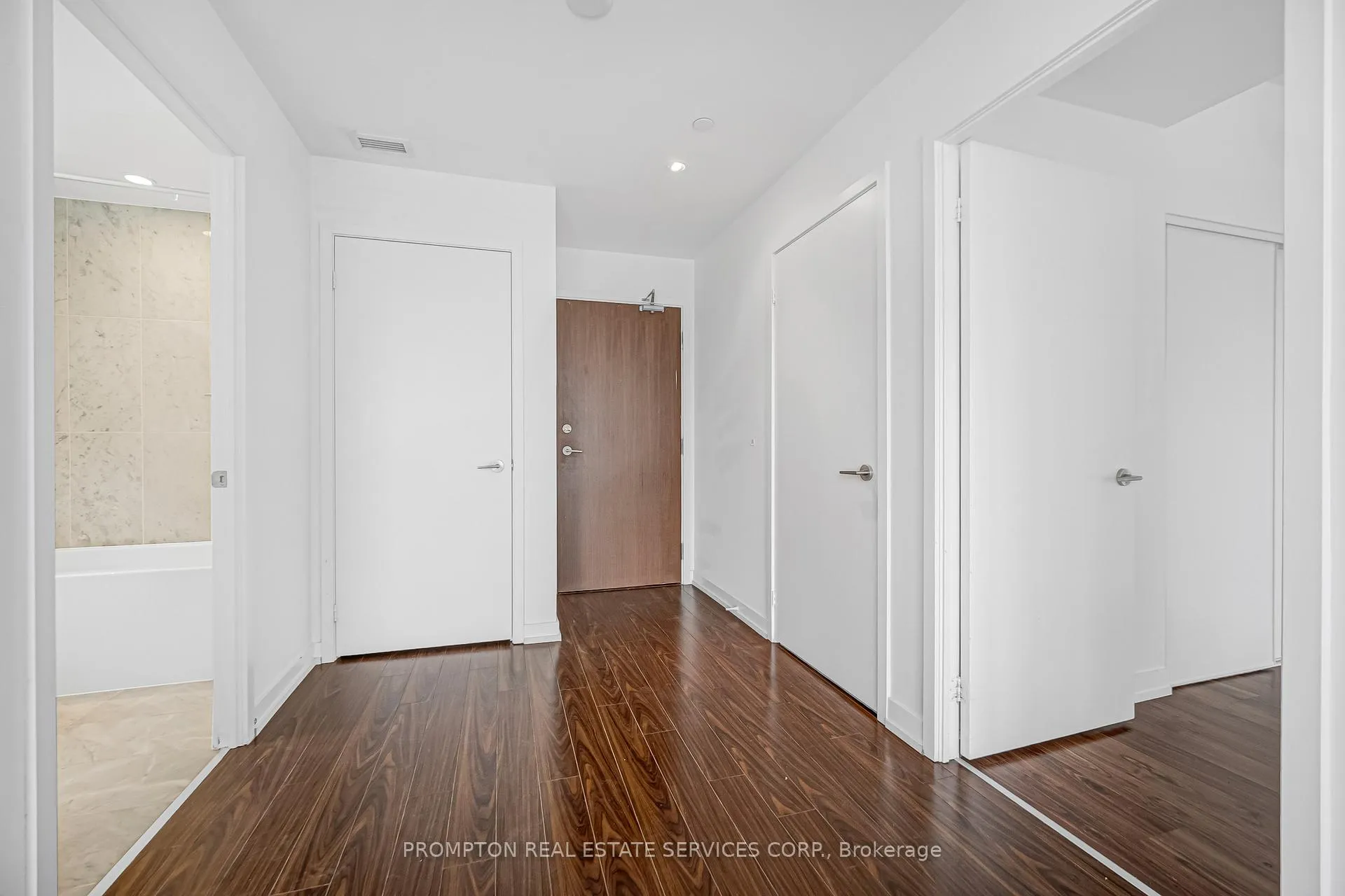 Photo 2 of Unit 507, 115 Mcmahon Drive, North York, Bayview Village — HOMEH