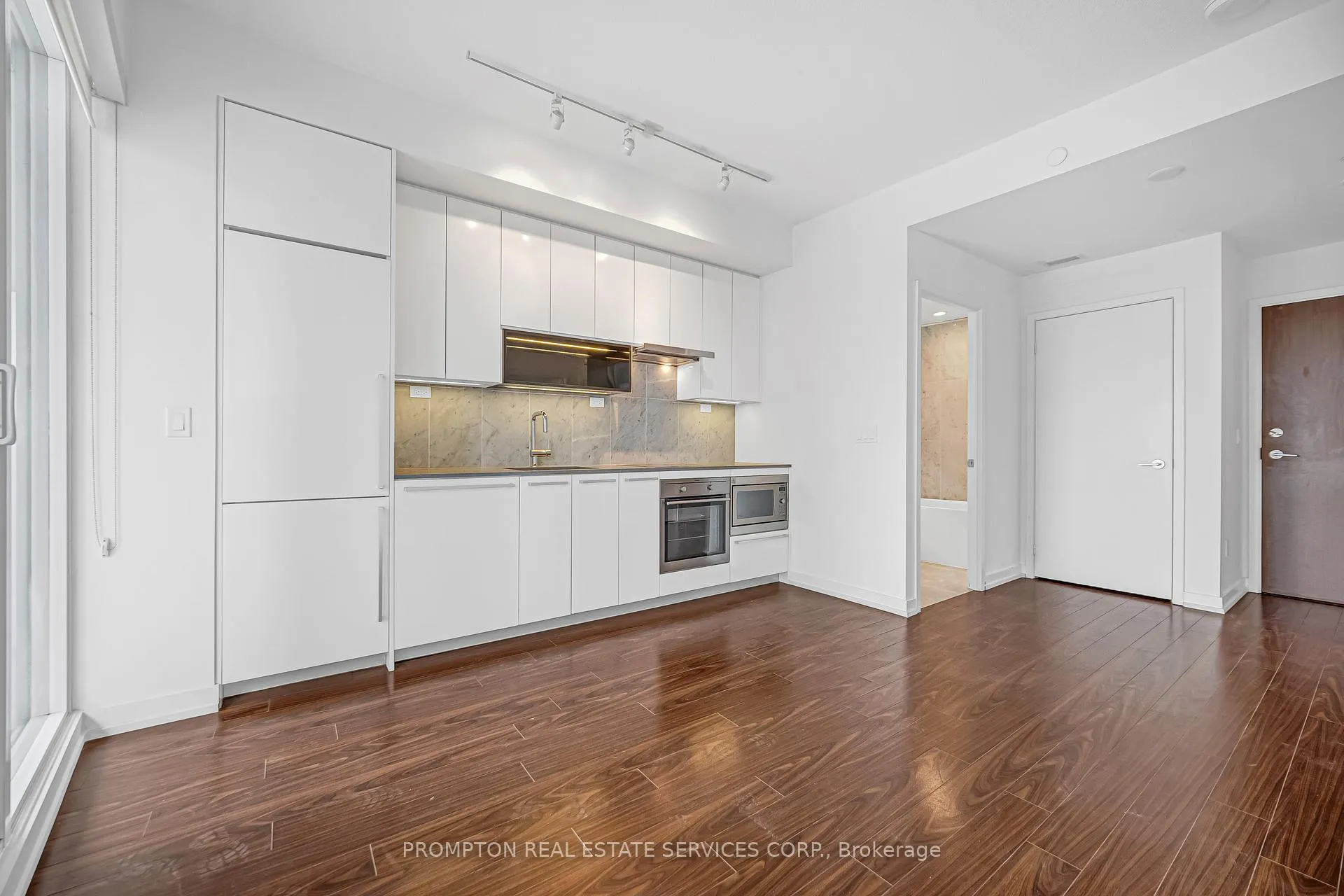 Photo 3 of Unit 507, 115 Mcmahon Drive, North York, Bayview Village — HOMEH