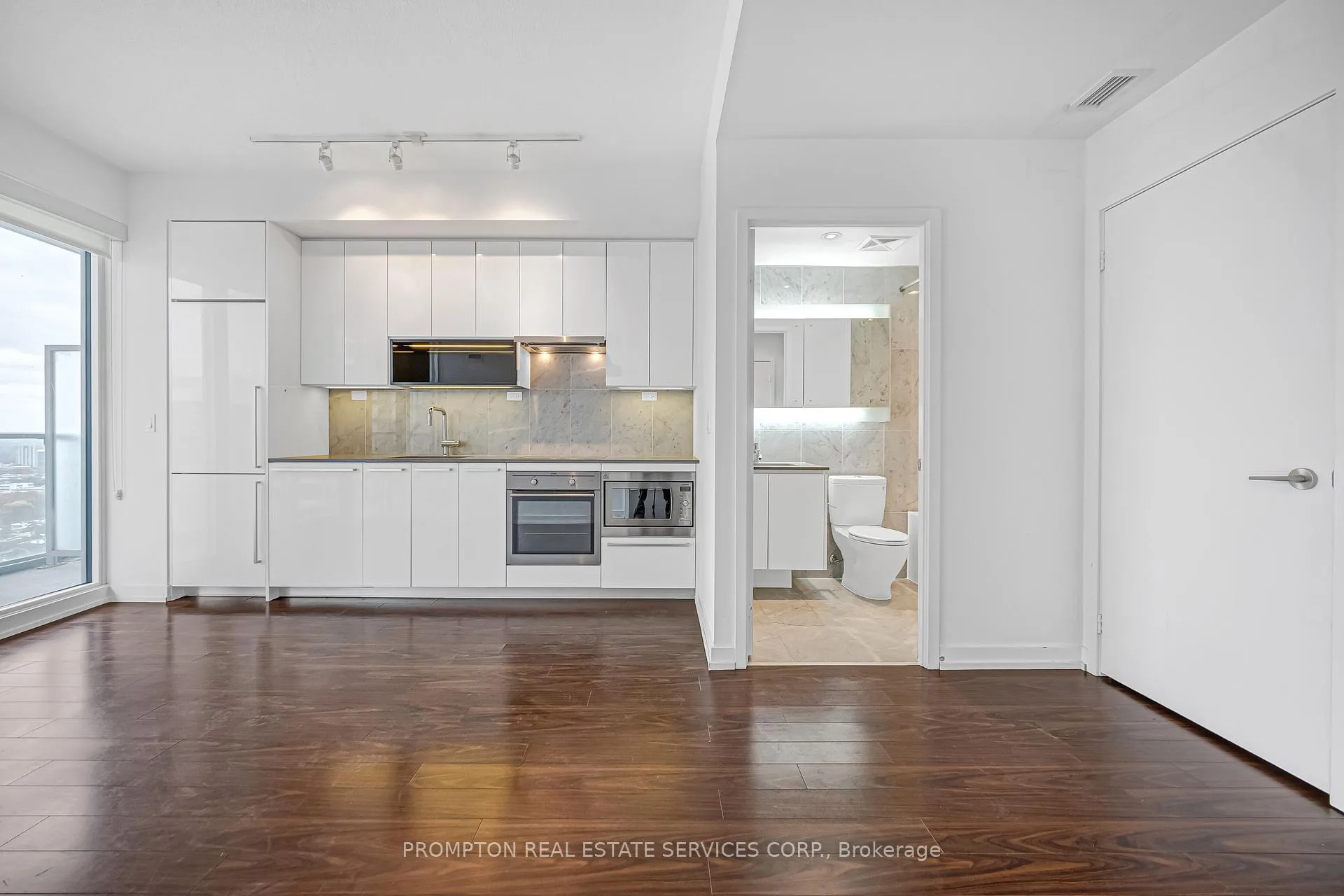 Photo 7 of Unit 507, 115 Mcmahon Drive, North York, Bayview Village — HOMEH