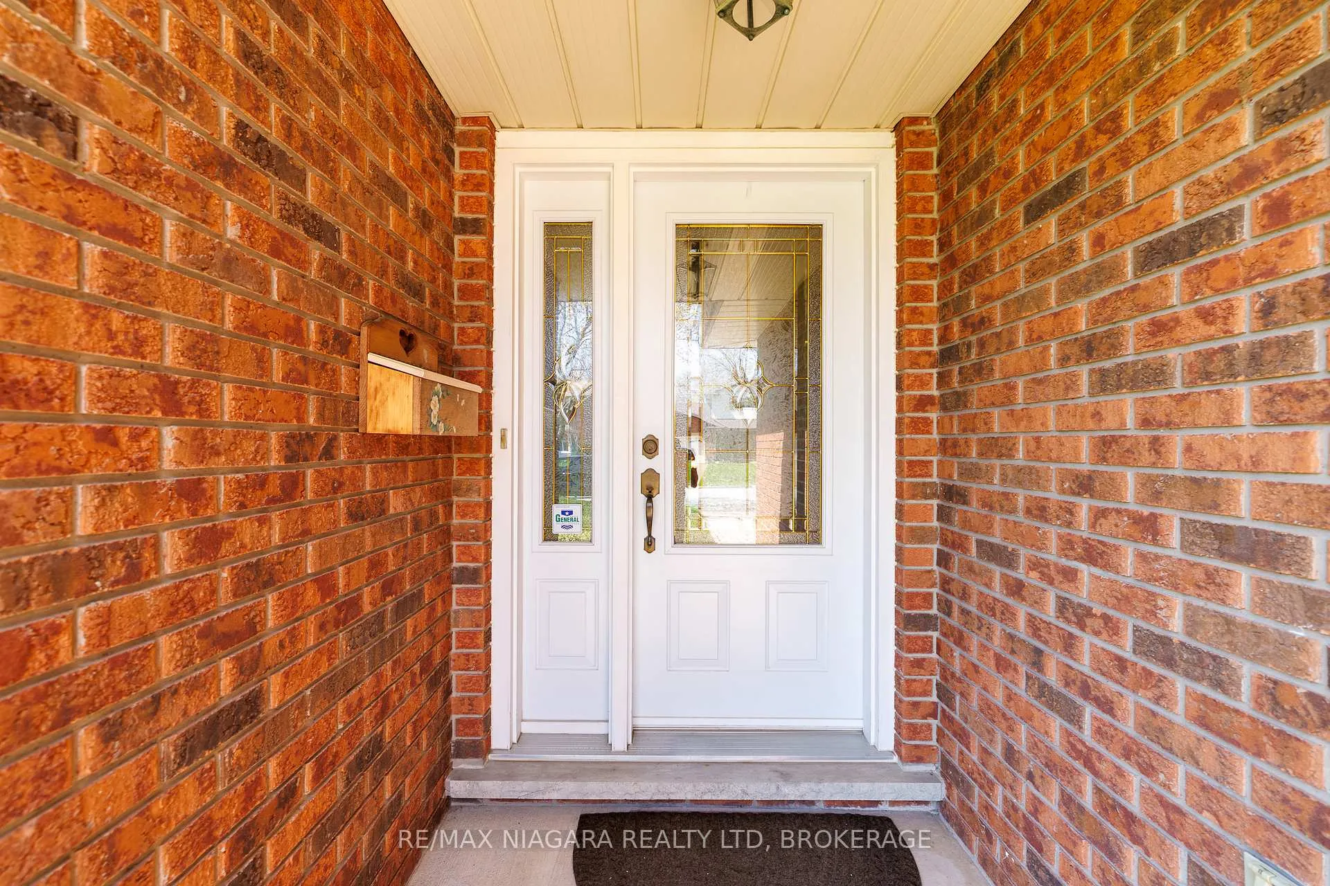 Photo 2 of 4409 Latina Crescent, Niagara Falls, Morrison — HOMEH