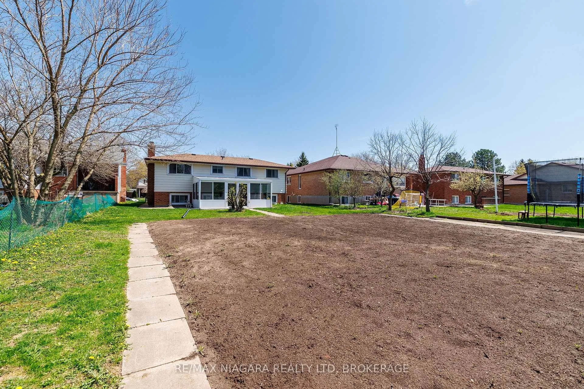 Photo 34 of 4409 Latina Crescent, Niagara Falls, Morrison — HOMEH