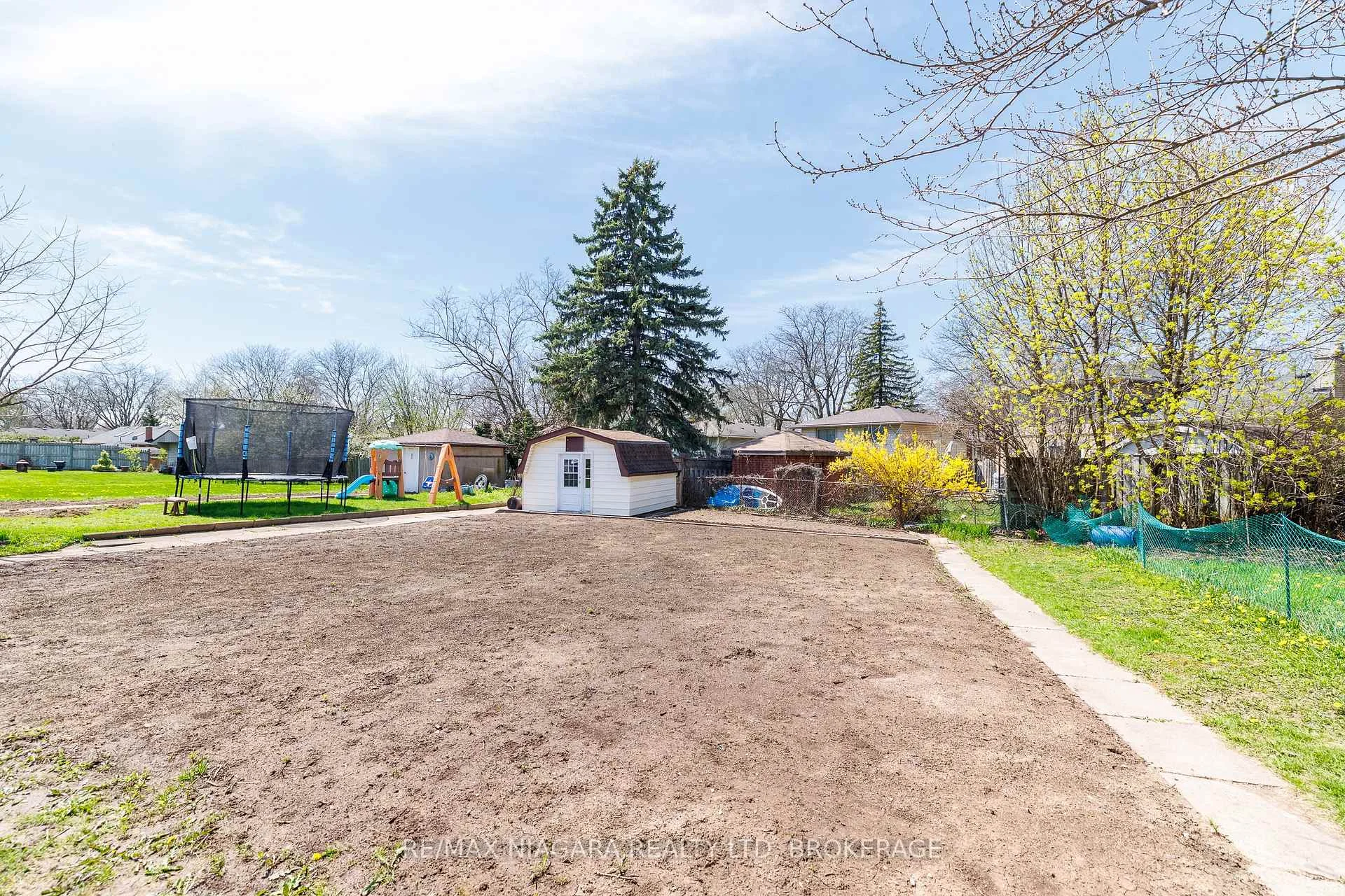 Photo 41 of 4409 Latina Crescent, Niagara Falls, Morrison — HOMEH