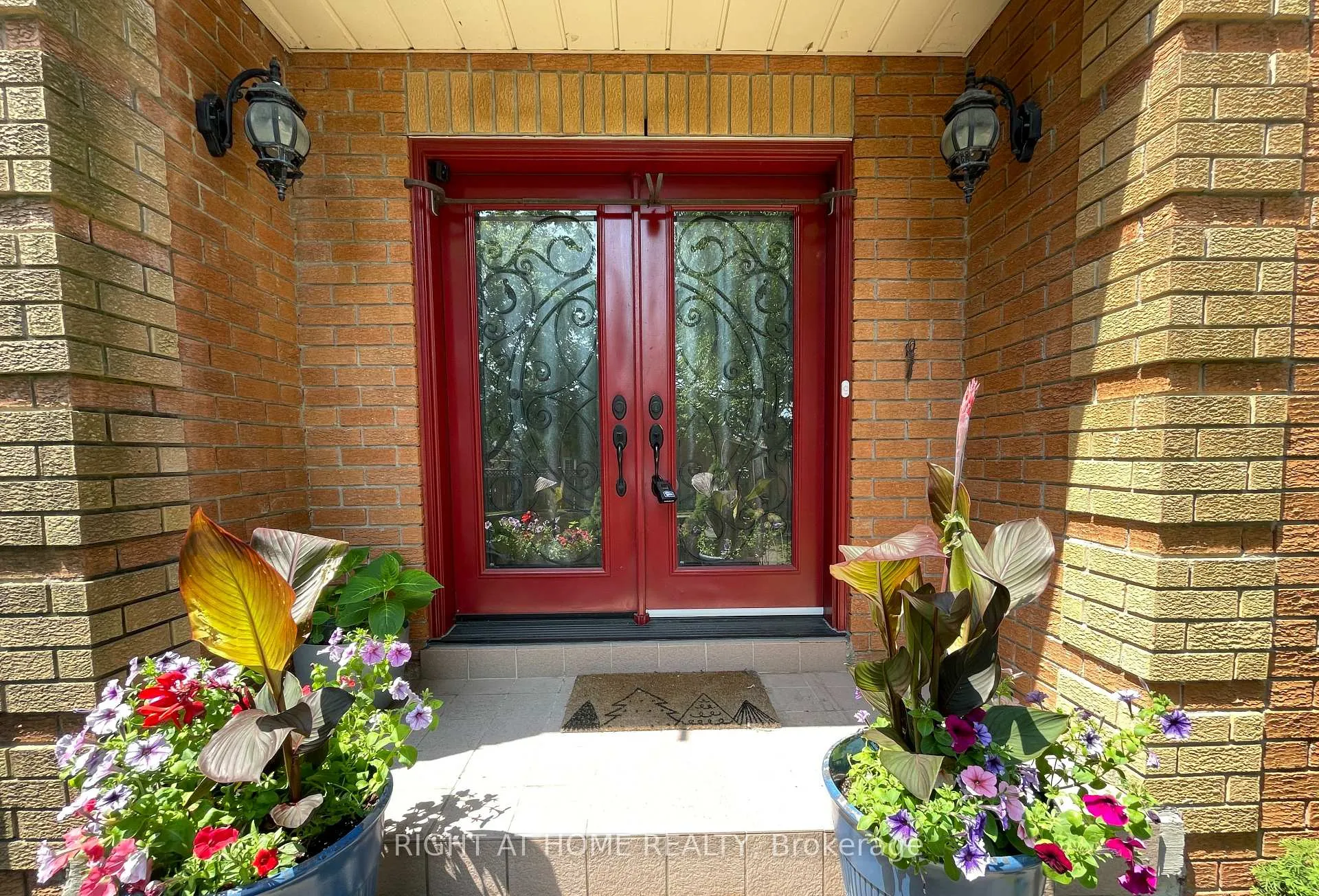 Photo 3 of 1689 Major Oaks Road, Pickering, Brock Ridge — HOMEH
