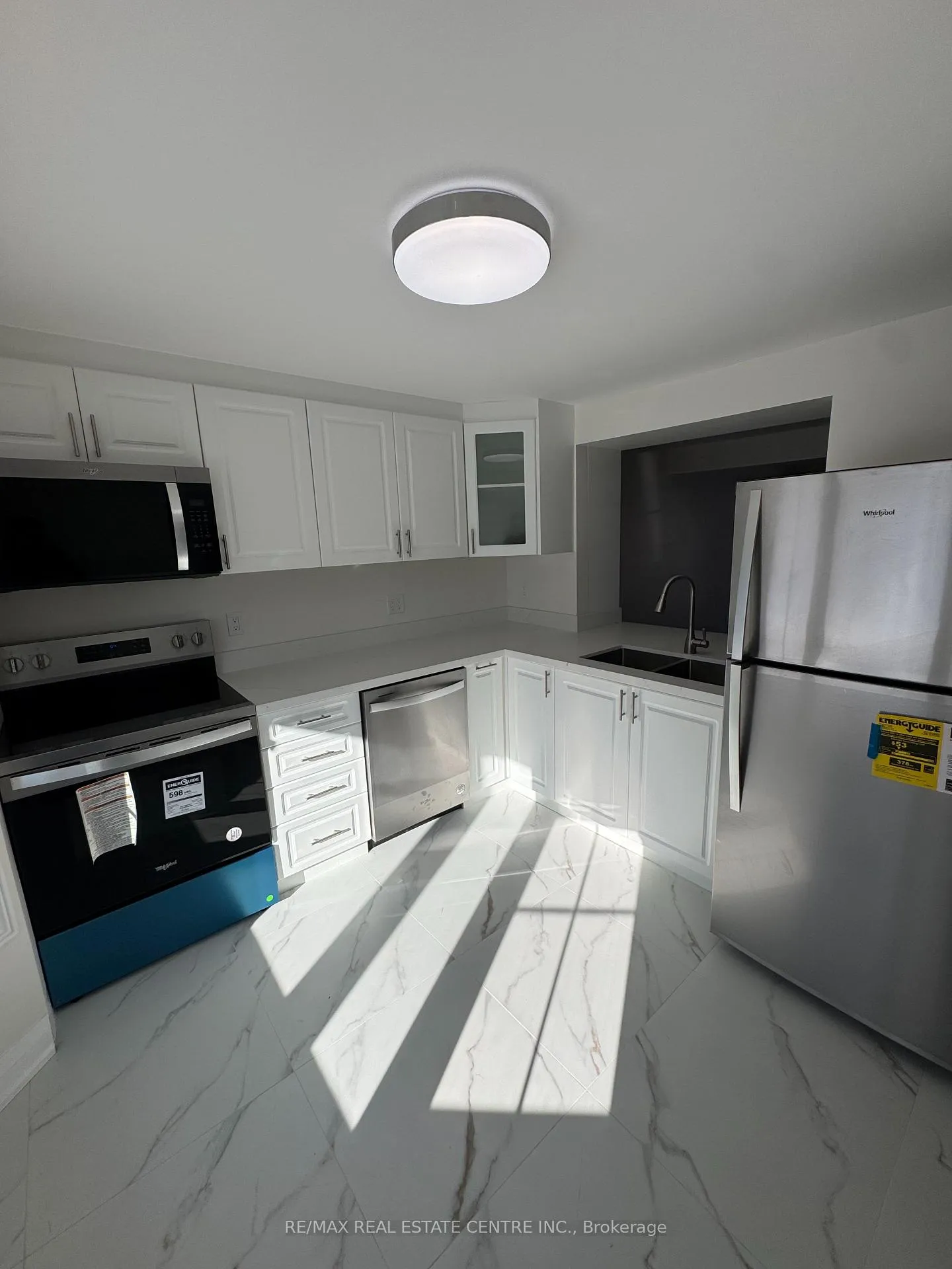 Photo 3 of 109 Connelly Drive, Kitchener, Highland West — HOMEH