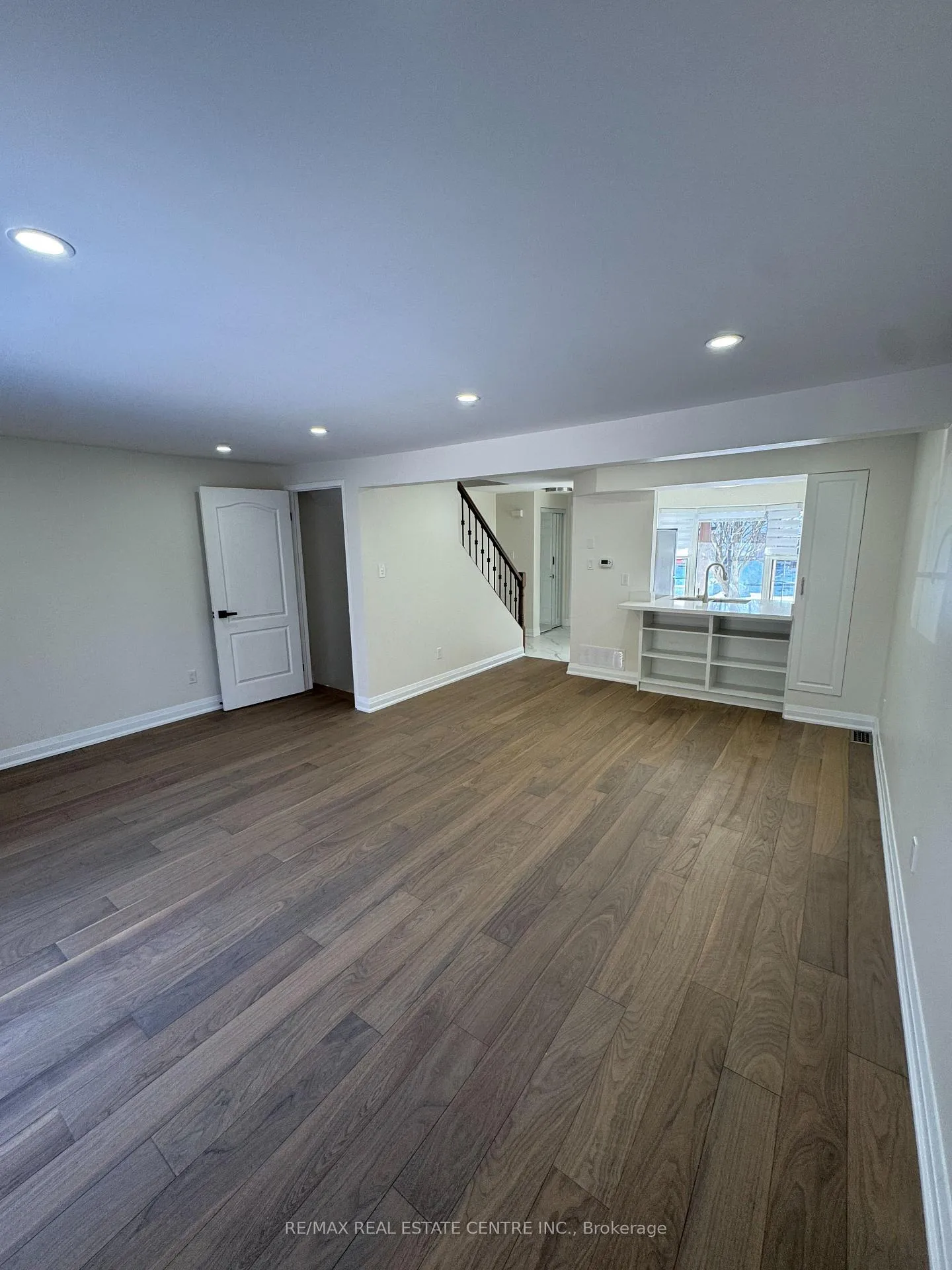 Photo 8 of 109 Connelly Drive, Kitchener, Highland West — HOMEH