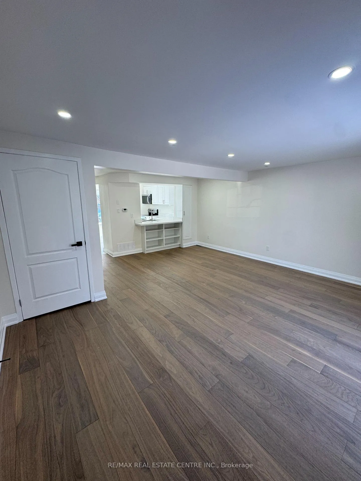 Photo 9 of 109 Connelly Drive, Kitchener, Highland West — HOMEH