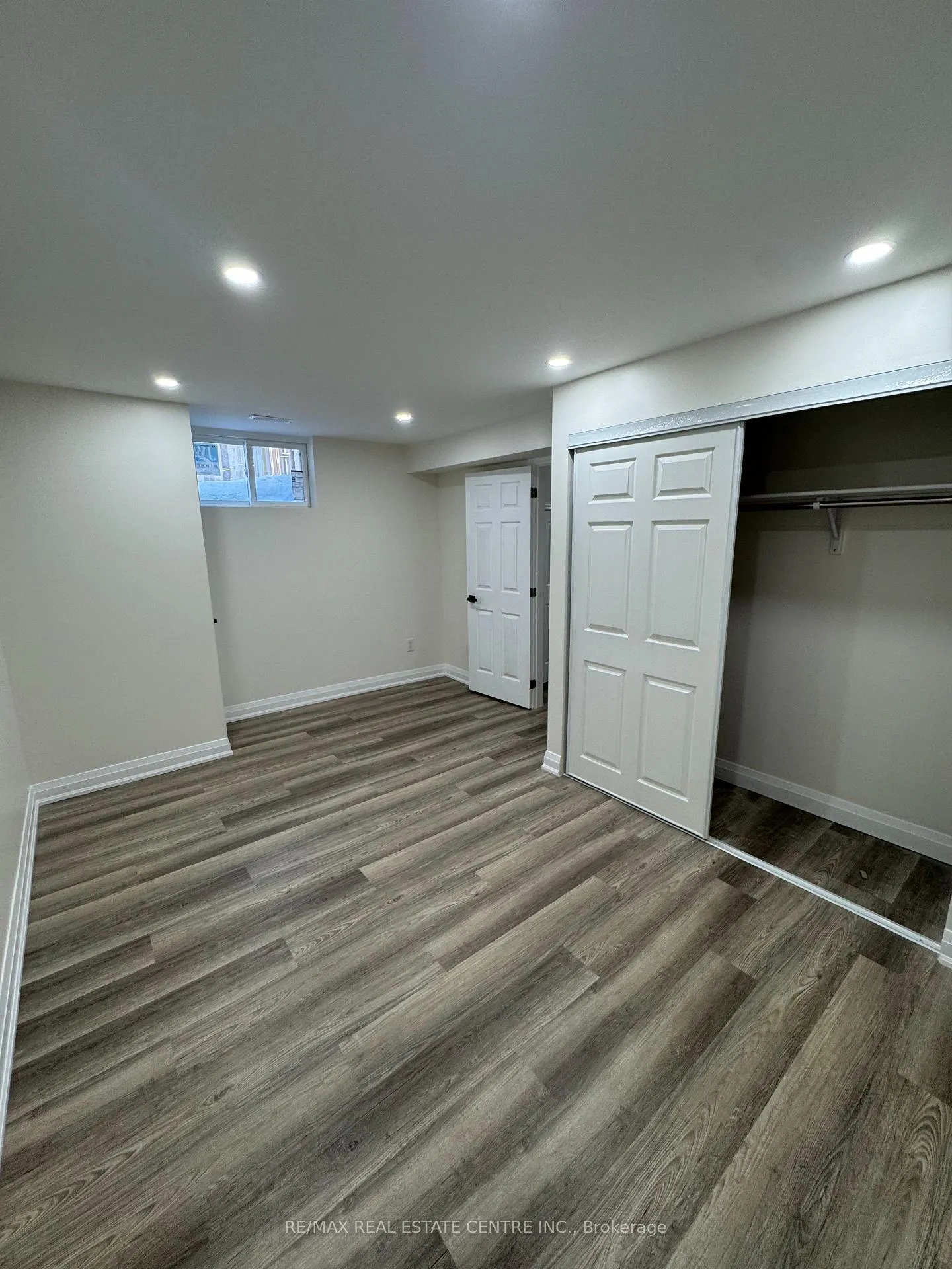Photo 22 of 109 Connelly Drive, Kitchener, Highland West — HOMEH