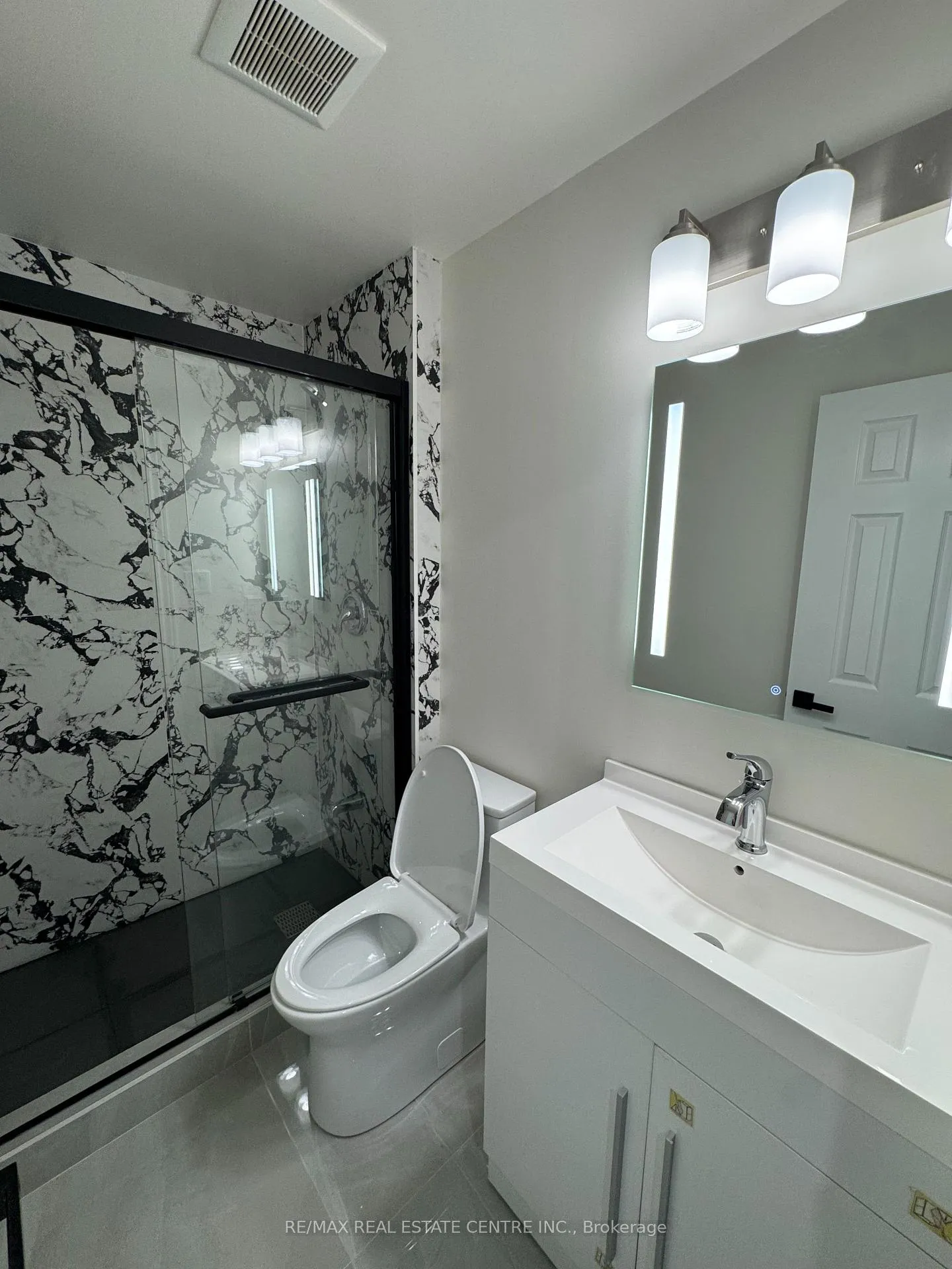 Photo 24 of 109 Connelly Drive, Kitchener, Highland West — HOMEH