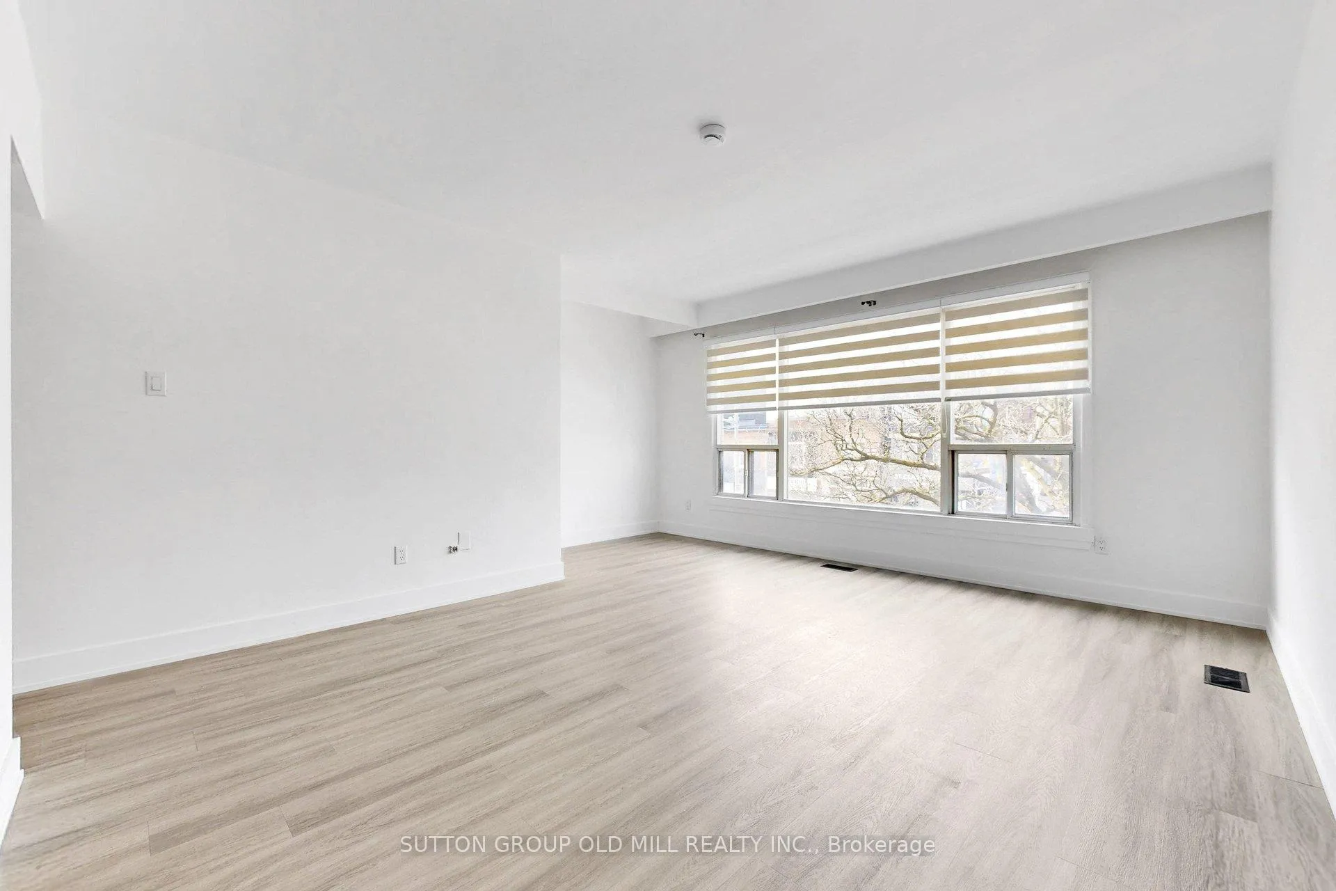 Photo 1 of 809A St Clair Avenue W, Toronto, Wychwood — HOMEH
