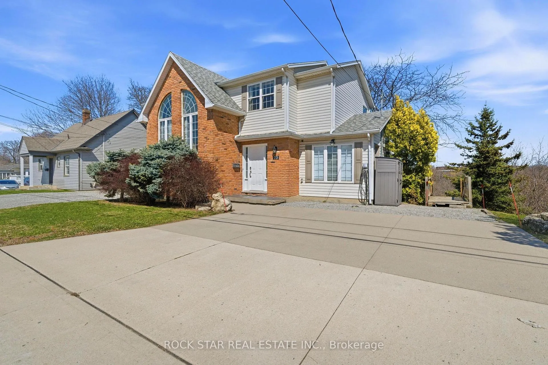 Photo 2 of 72 Martindale Road, St. Catharines, Grapeview — HOMEH
