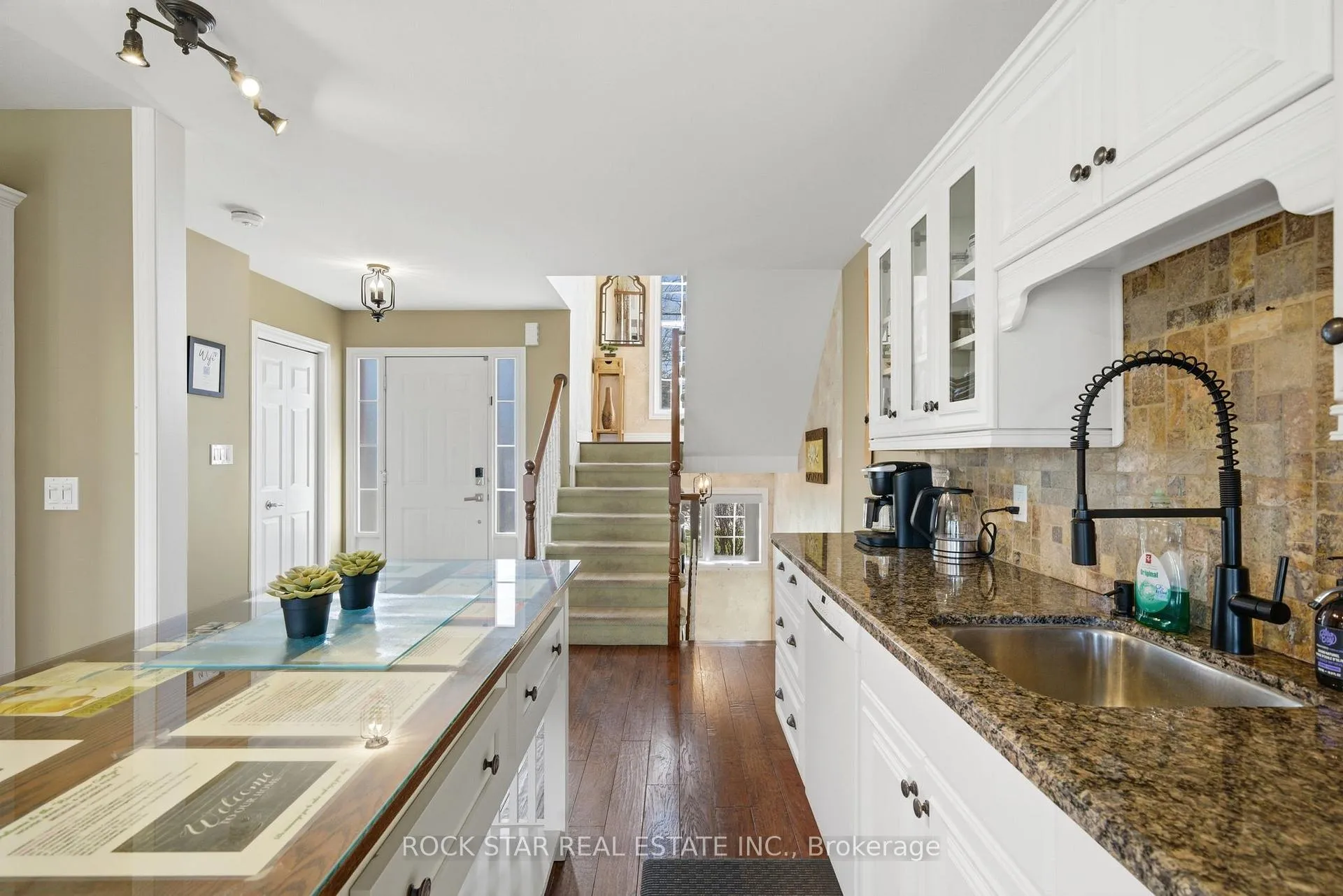 Photo 6 of 72 Martindale Road, St. Catharines, Grapeview — HOMEH