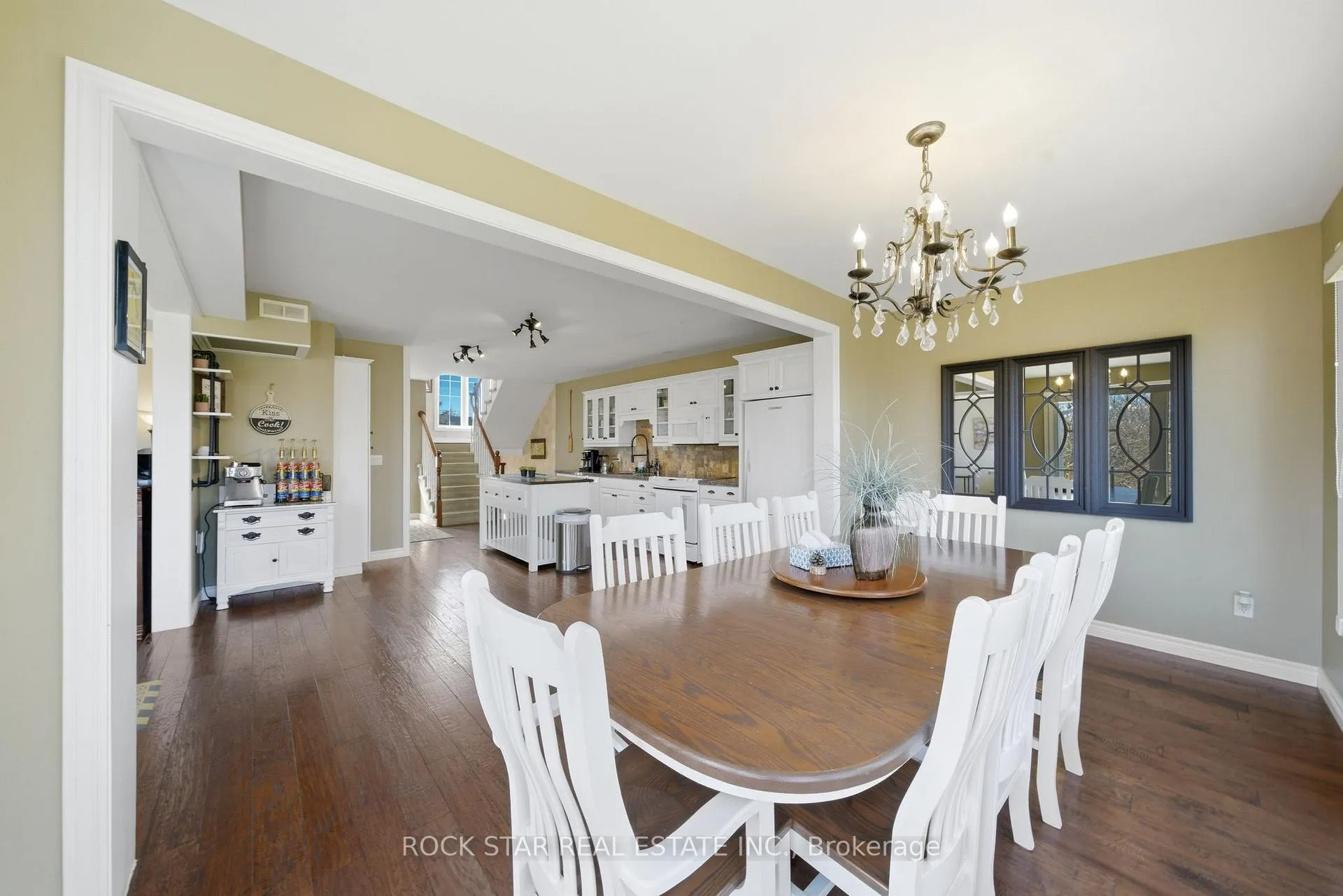 Photo 13 of 72 Martindale Road, St. Catharines, Grapeview — HOMEH