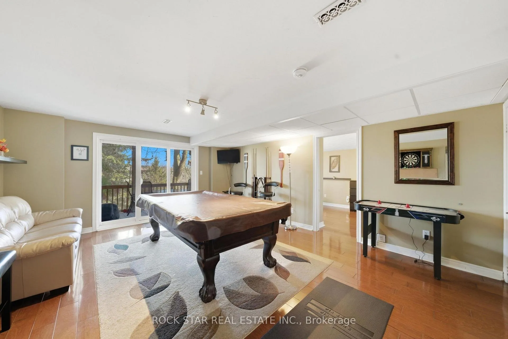 Photo 24 of 72 Martindale Road, St. Catharines, Grapeview — HOMEH